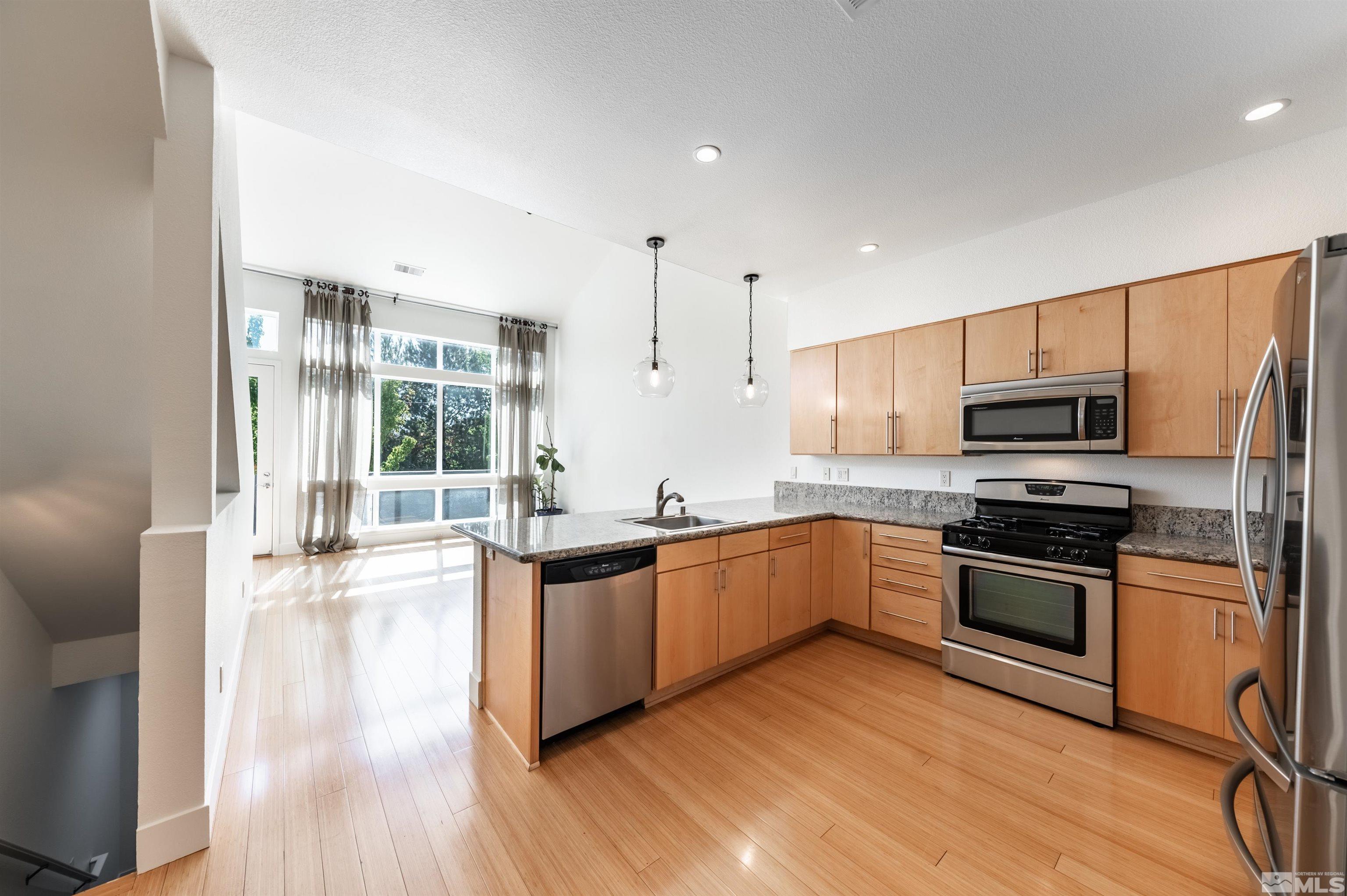 Photo #6: 240012666 Listing 