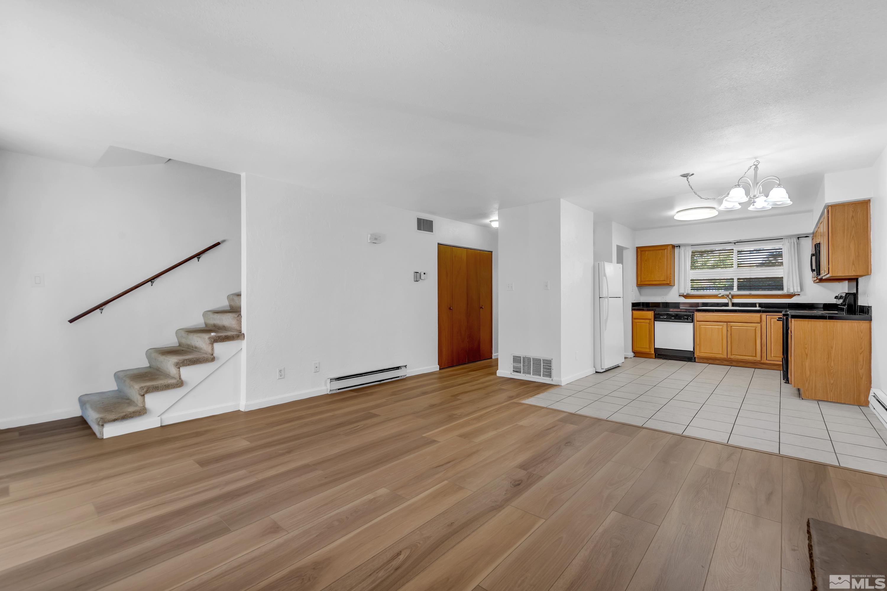 Photo #6: 240012745 Listing 