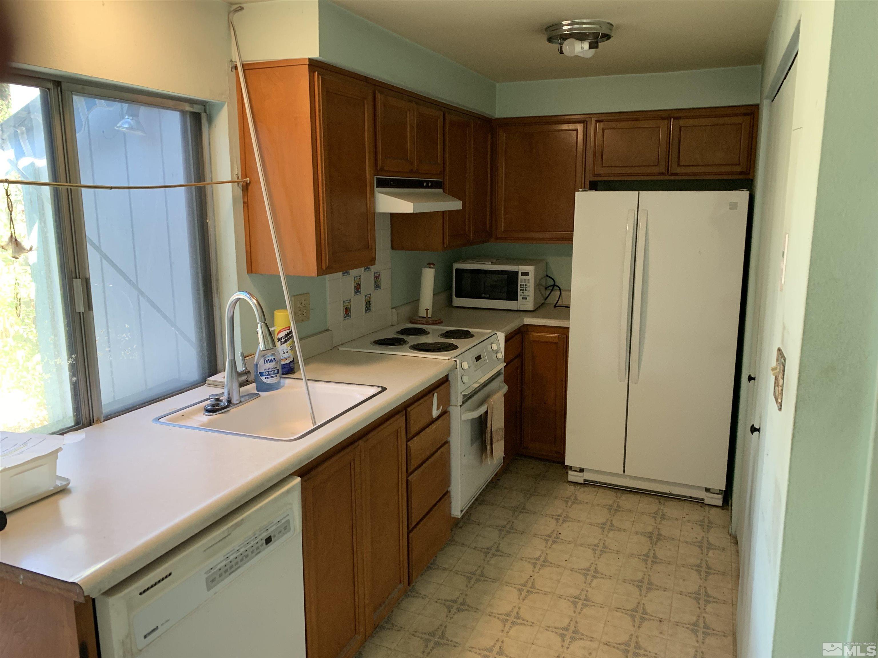Photo #3: 240012799 Listing 