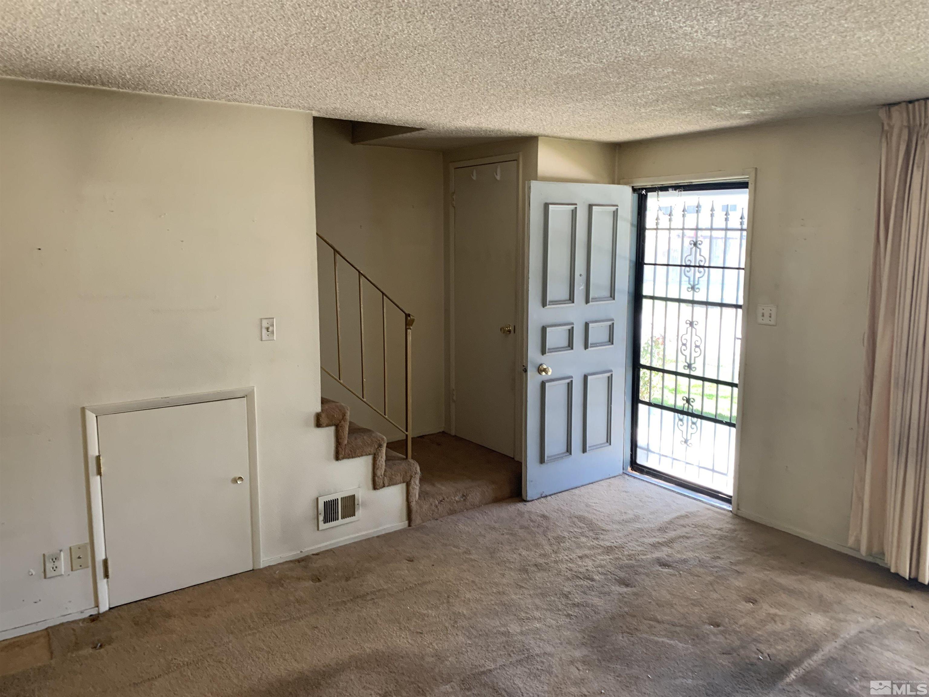 Photo #5: 240012799 Listing 