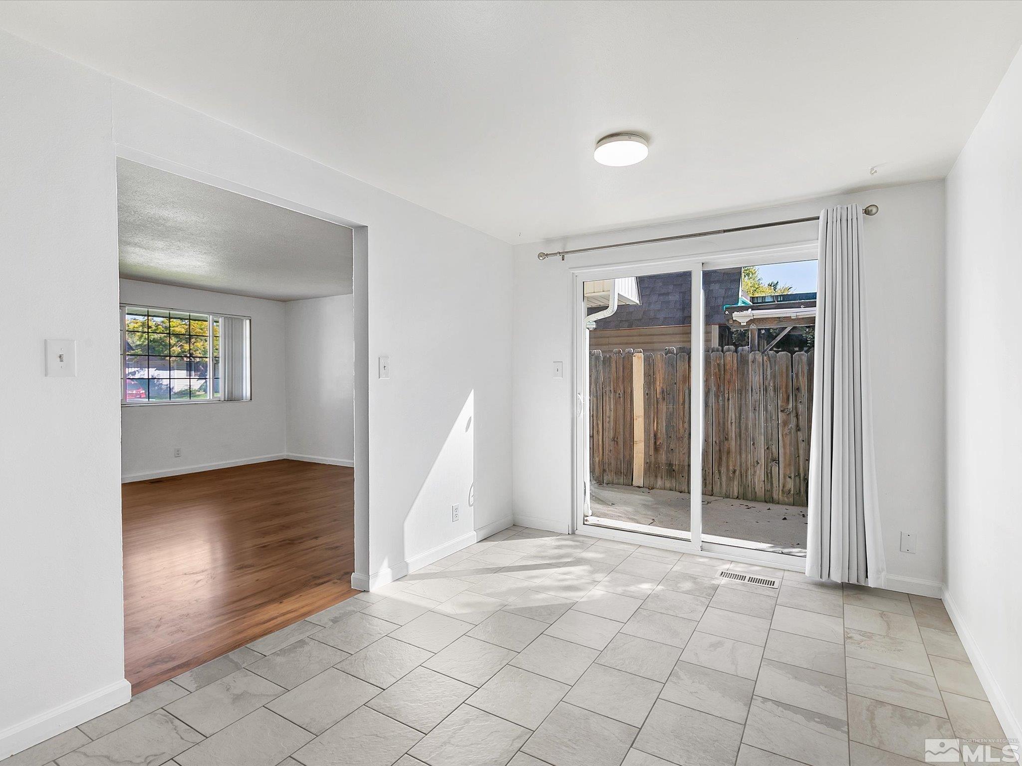Photo #6: 240012915 Listing 