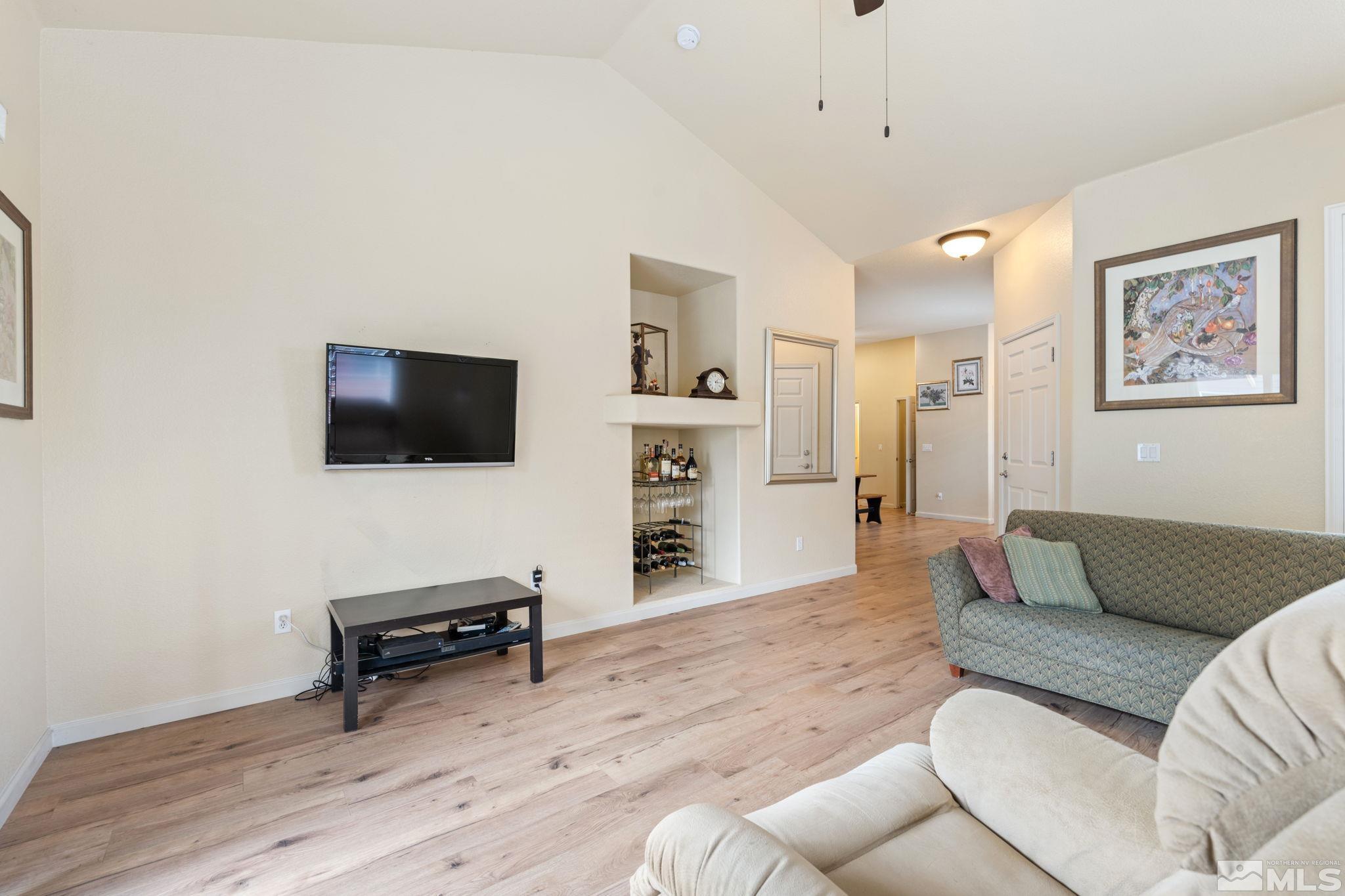 Photo #4: 240012993 Listing 