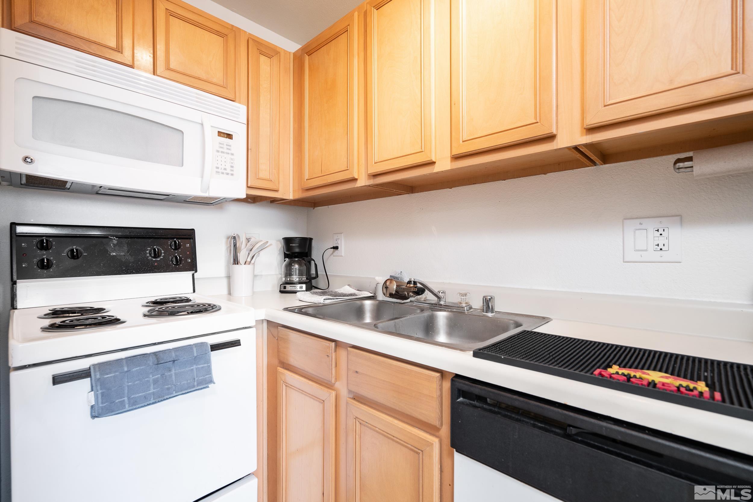 Photo #5: 240013032 Listing 