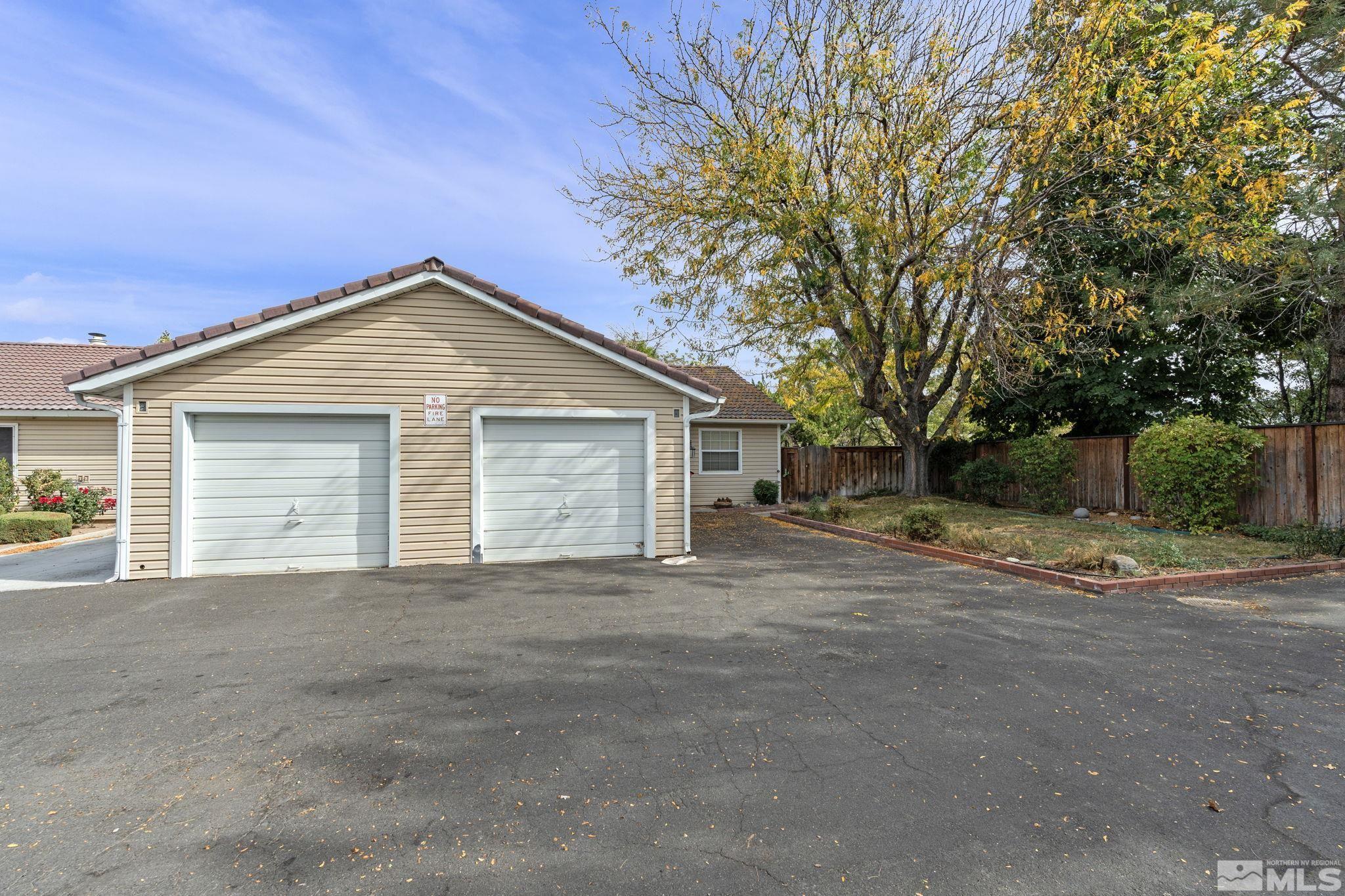 Photo #3: 240013125 Listing 