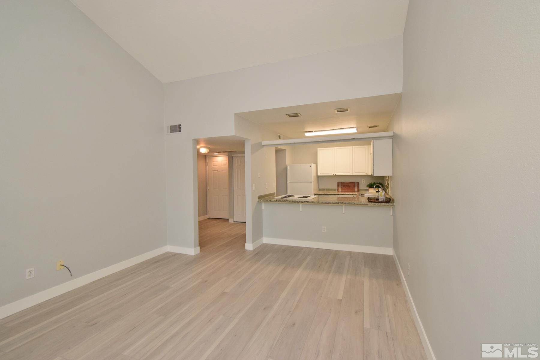 Photo #3: 240013262 Listing 