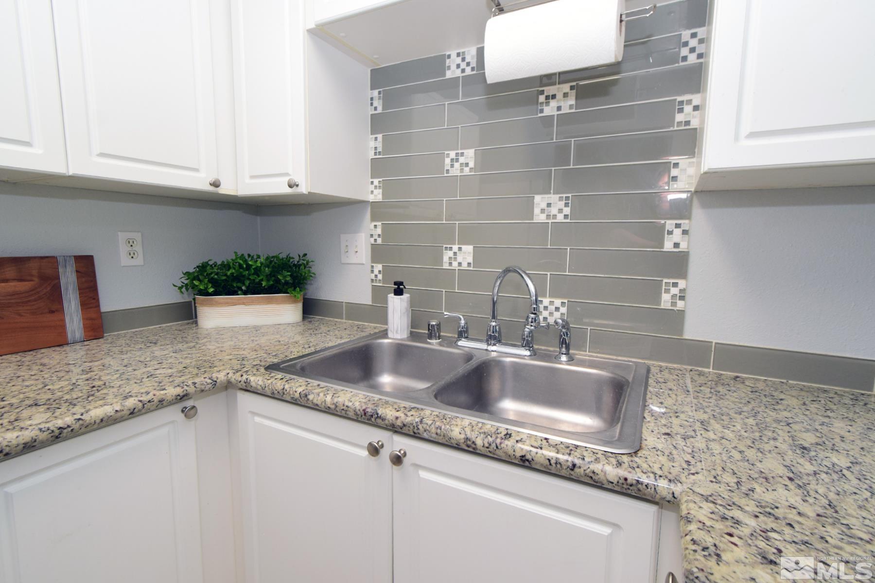 Photo #4: 240013262 Listing: Photo #4