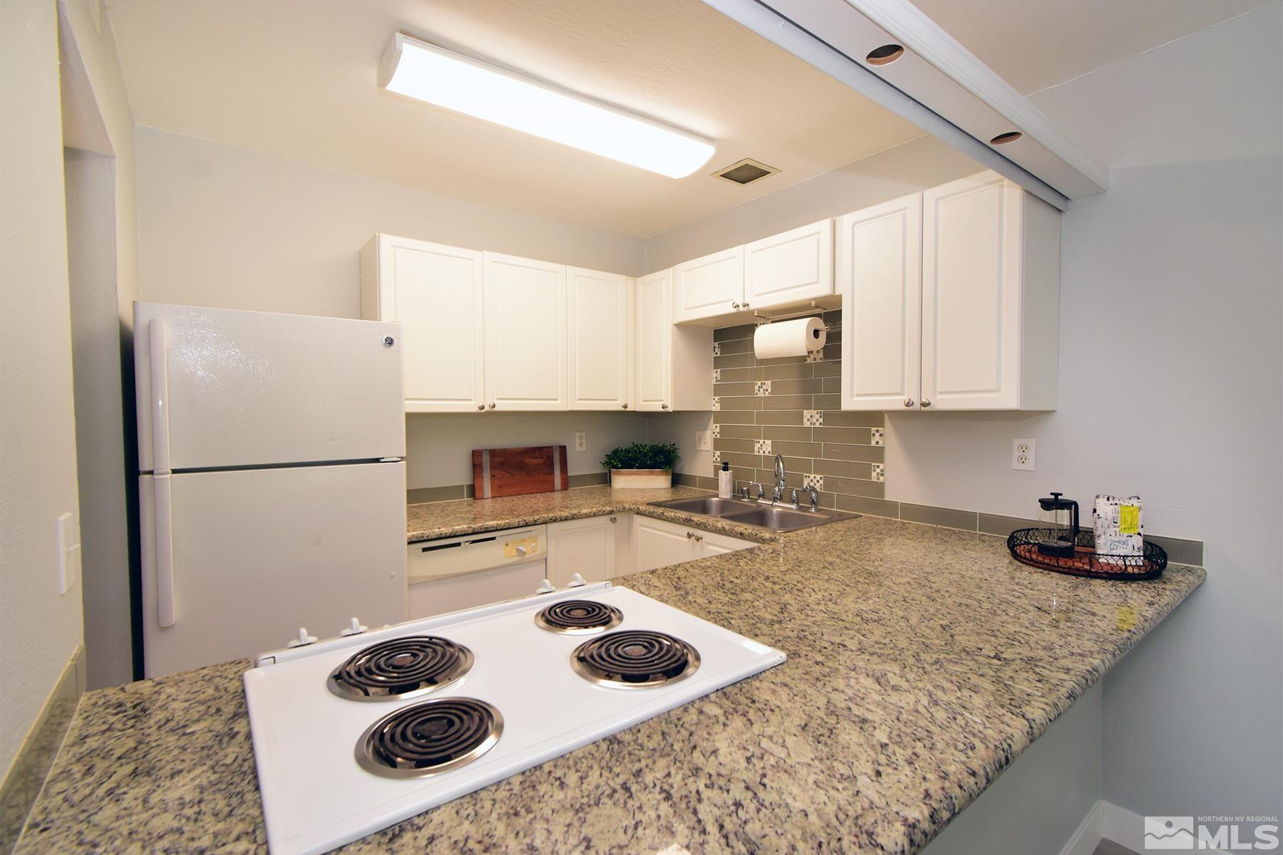 Photo #6: 240013262 Listing: Photo #6