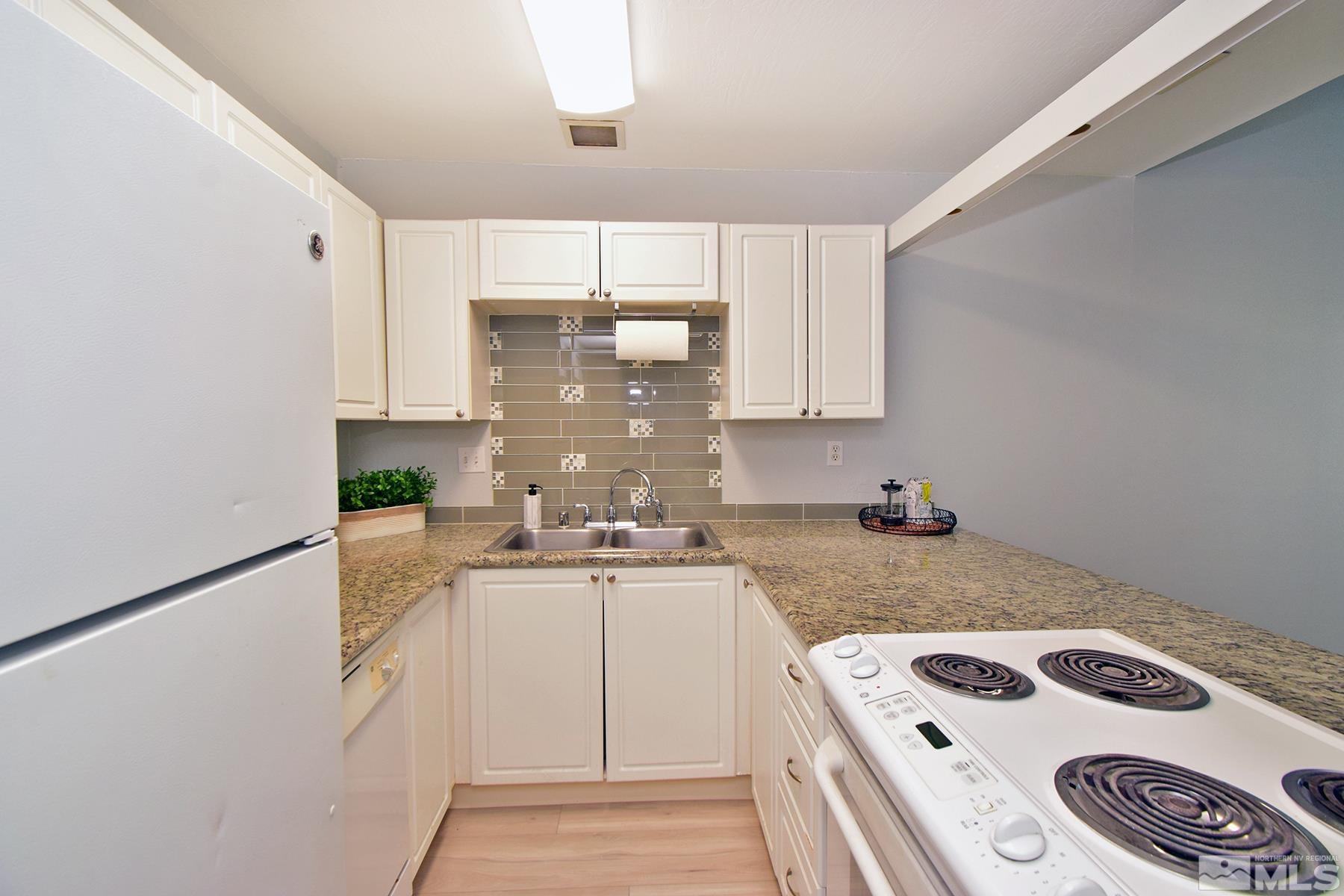 Photo #8: 240013262 Listing: Photo #8