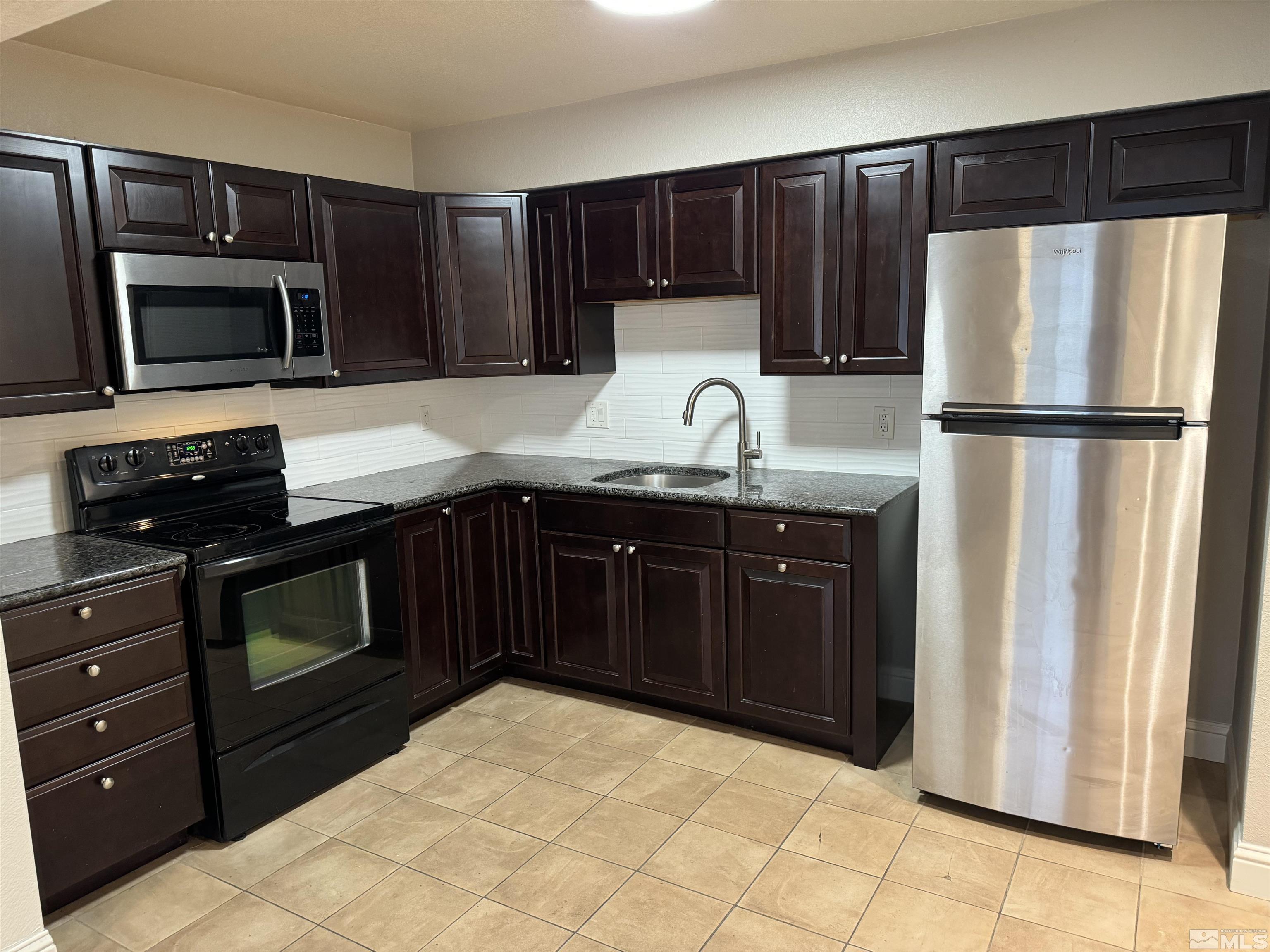 Photo #1: 240013411 Listing: Photo #1
