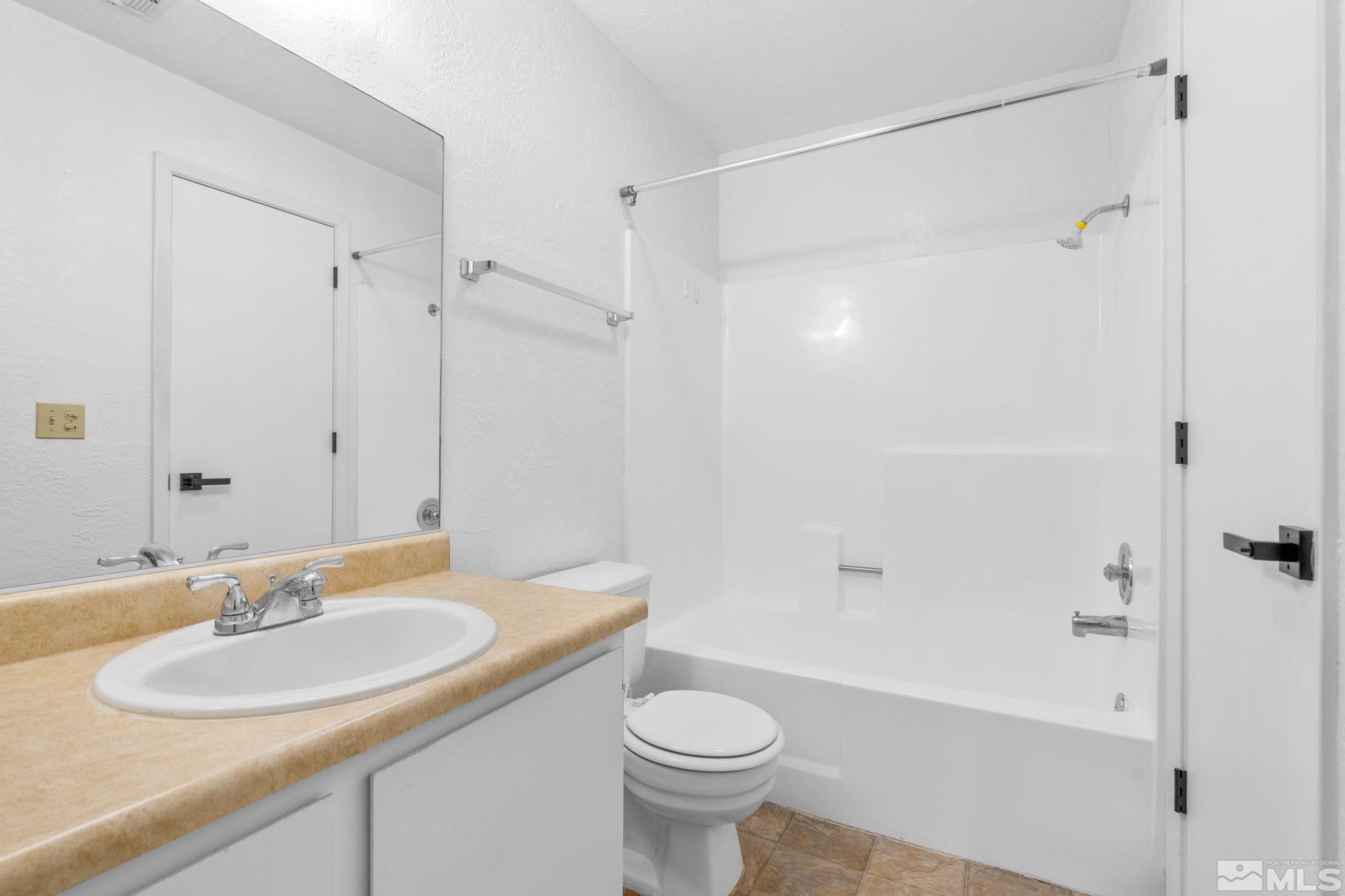 Photo #12: 240013511 Listing: Photo #12