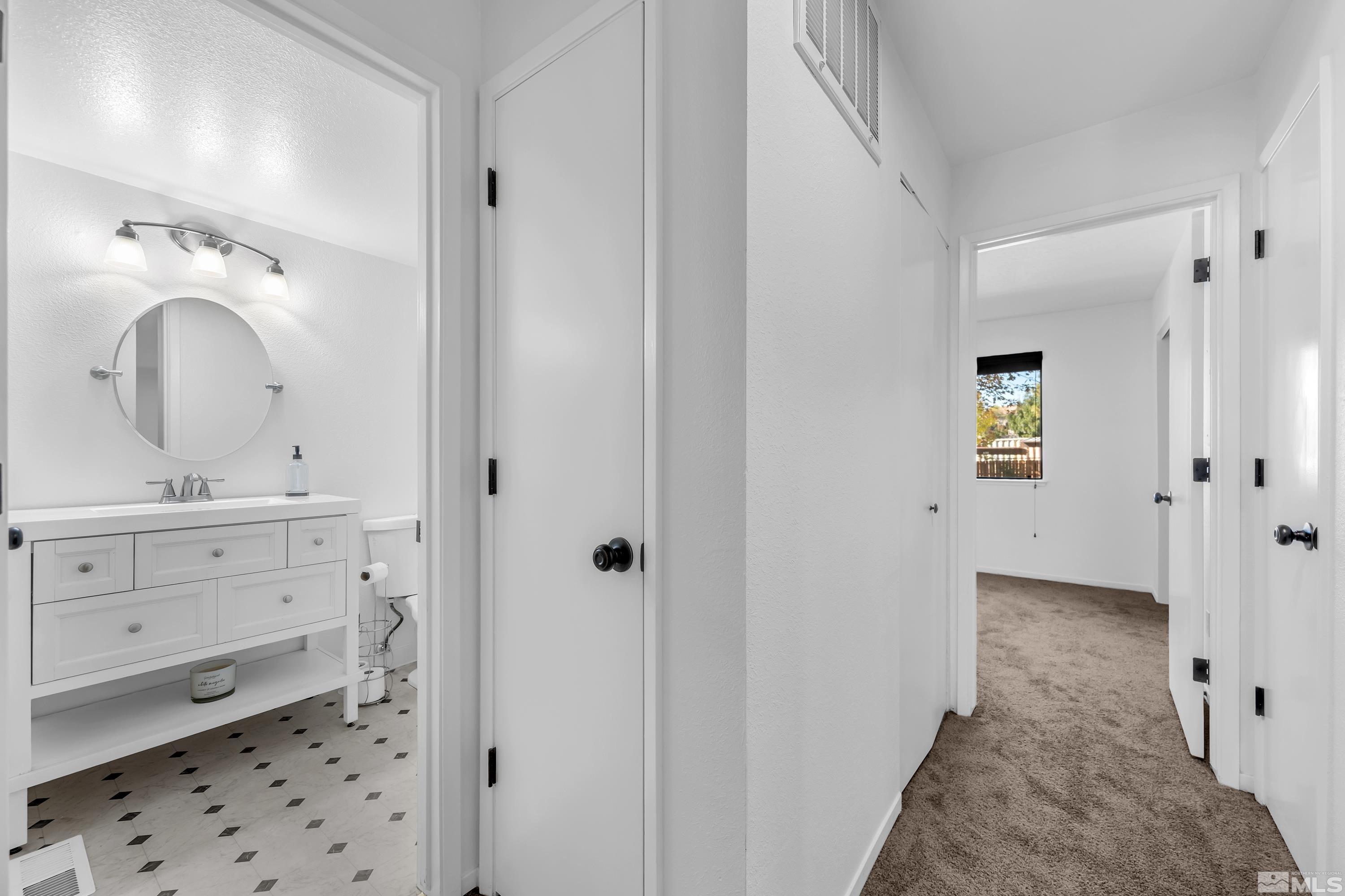 Photo #2: 240013526 Listing 