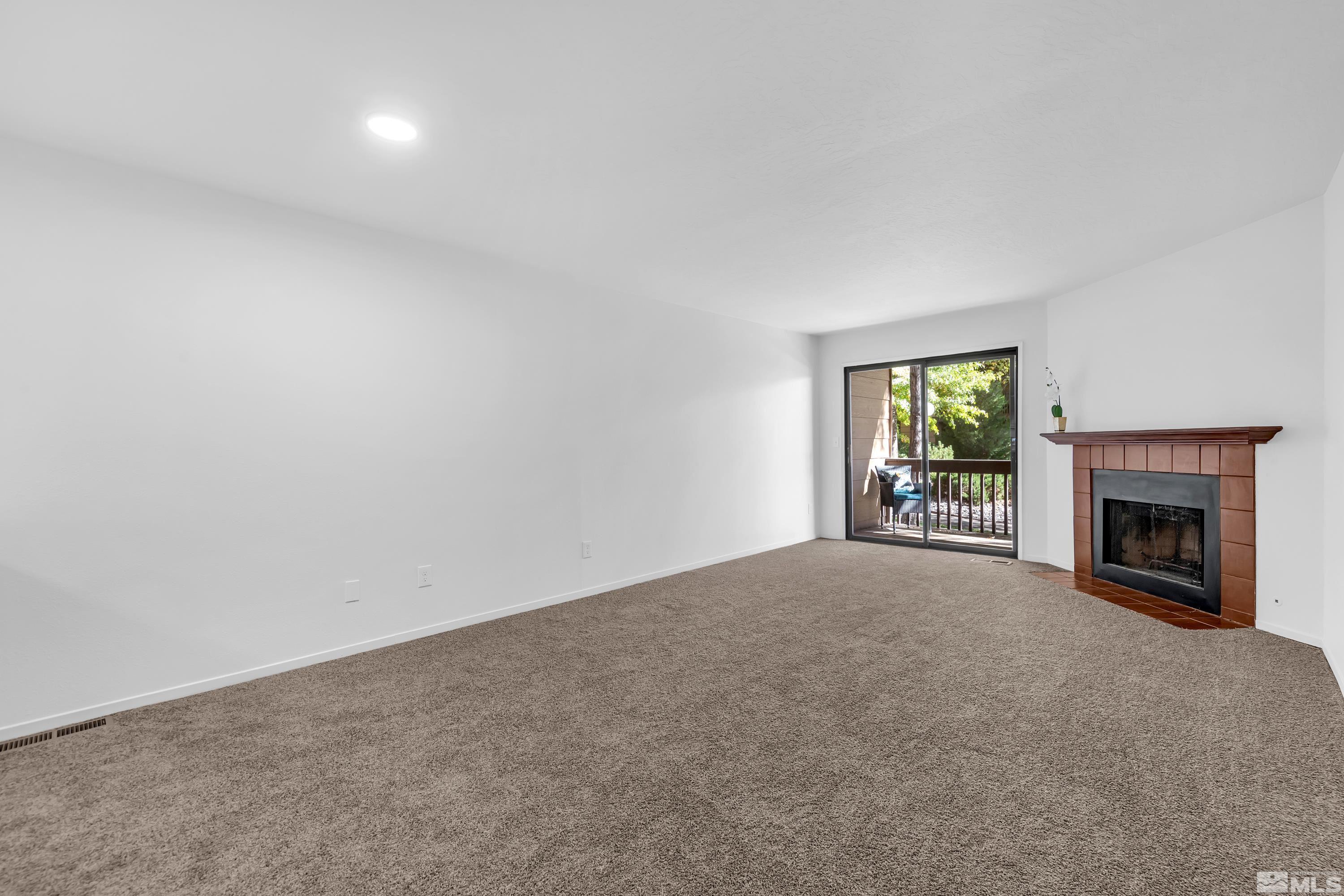Photo #5: 240013526 Listing 