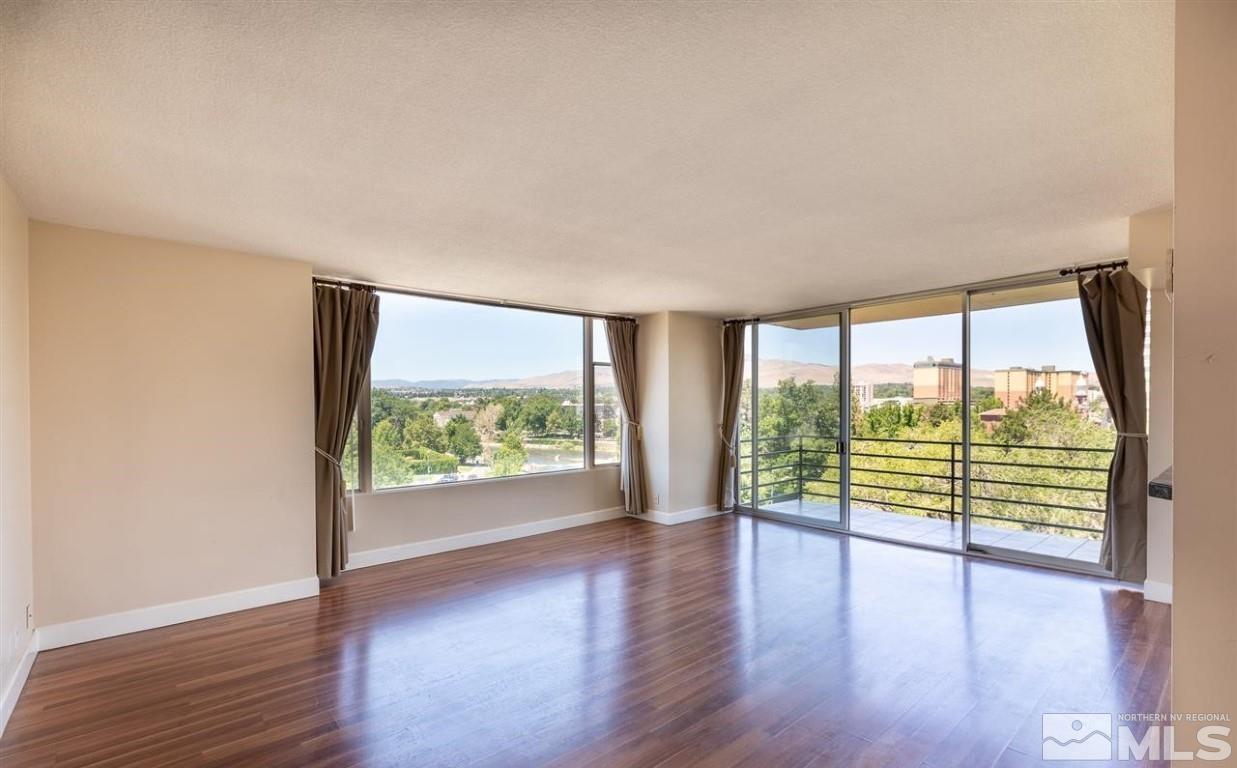 Photo #4: 240013562 Listing 