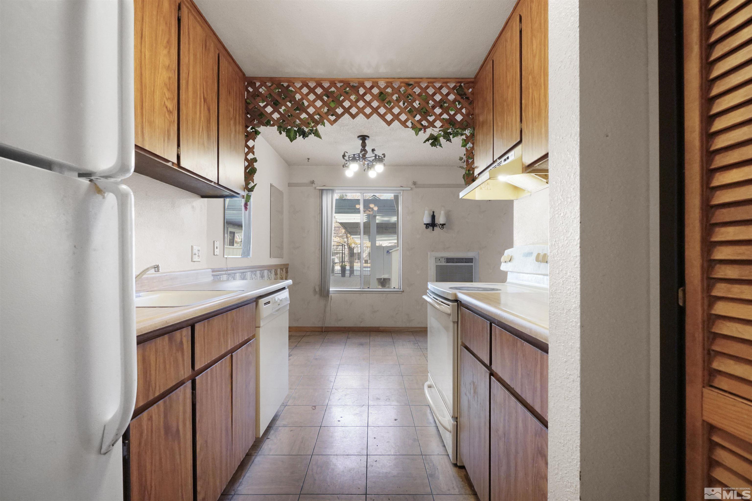 Photo #3: 240013637 Listing 