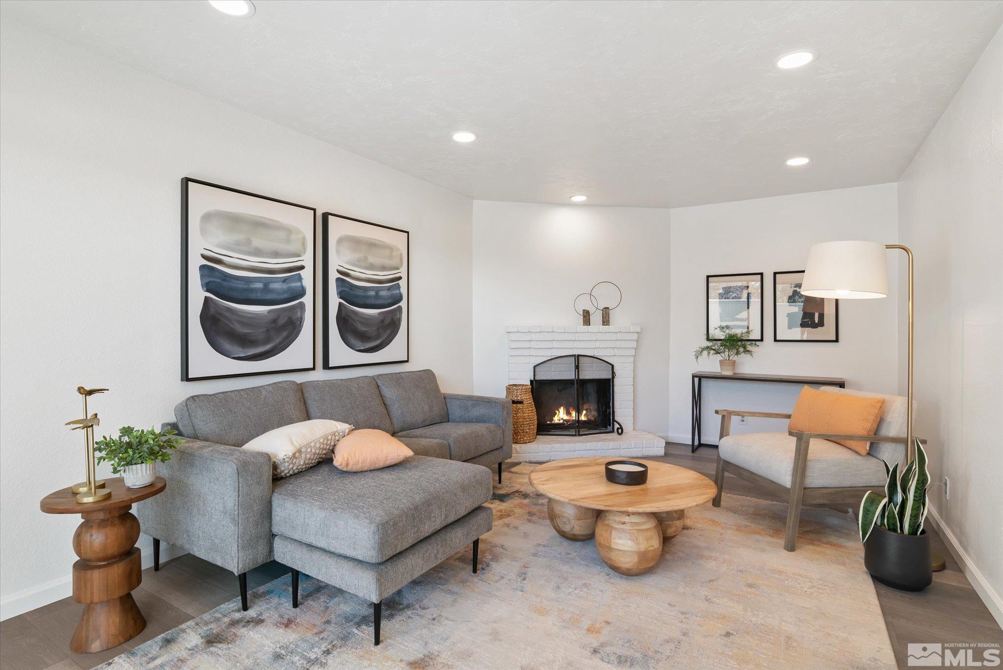 Photo #4: 240013683 Listing 