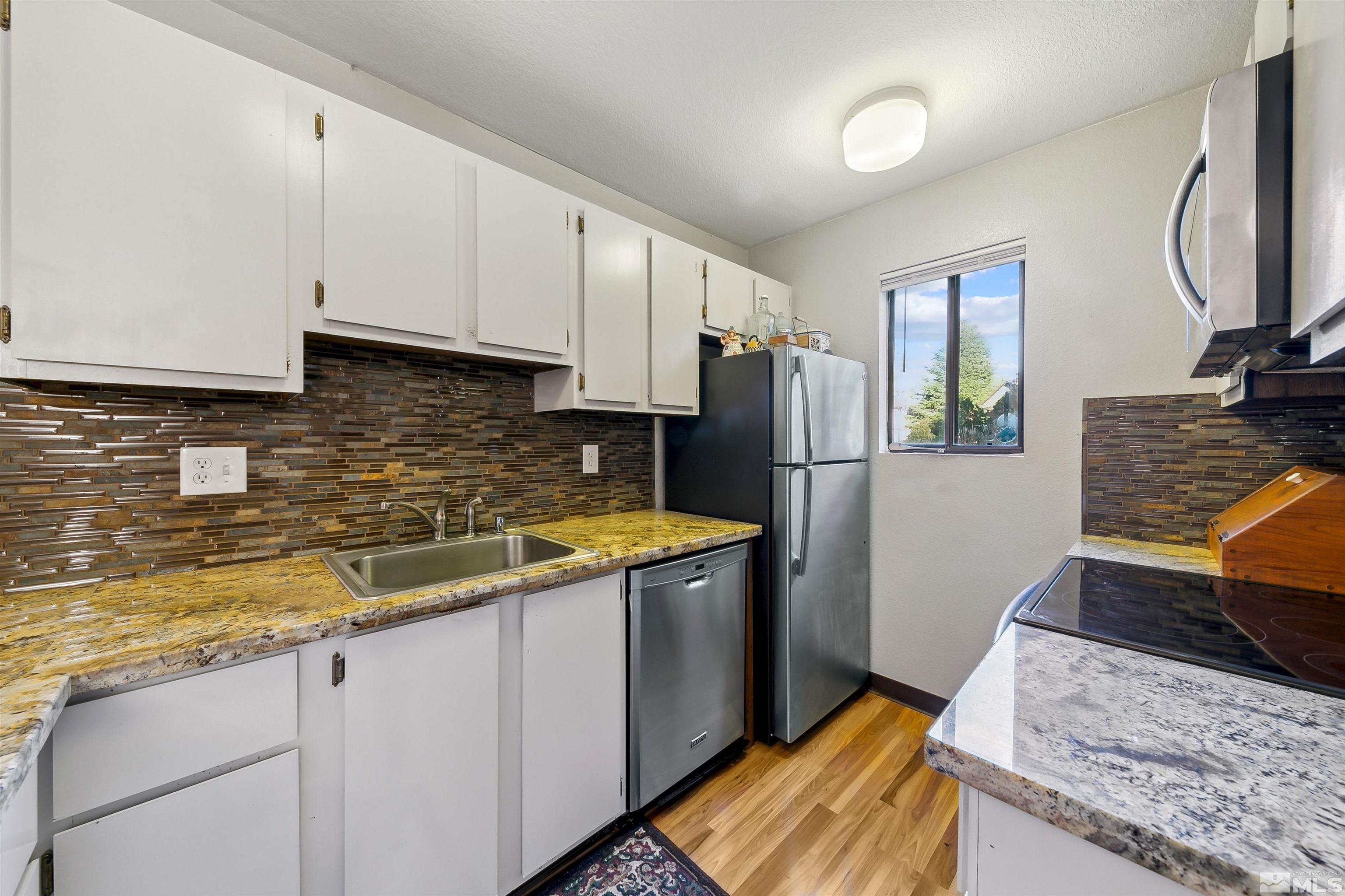 Photo #4: 240013746 Listing 