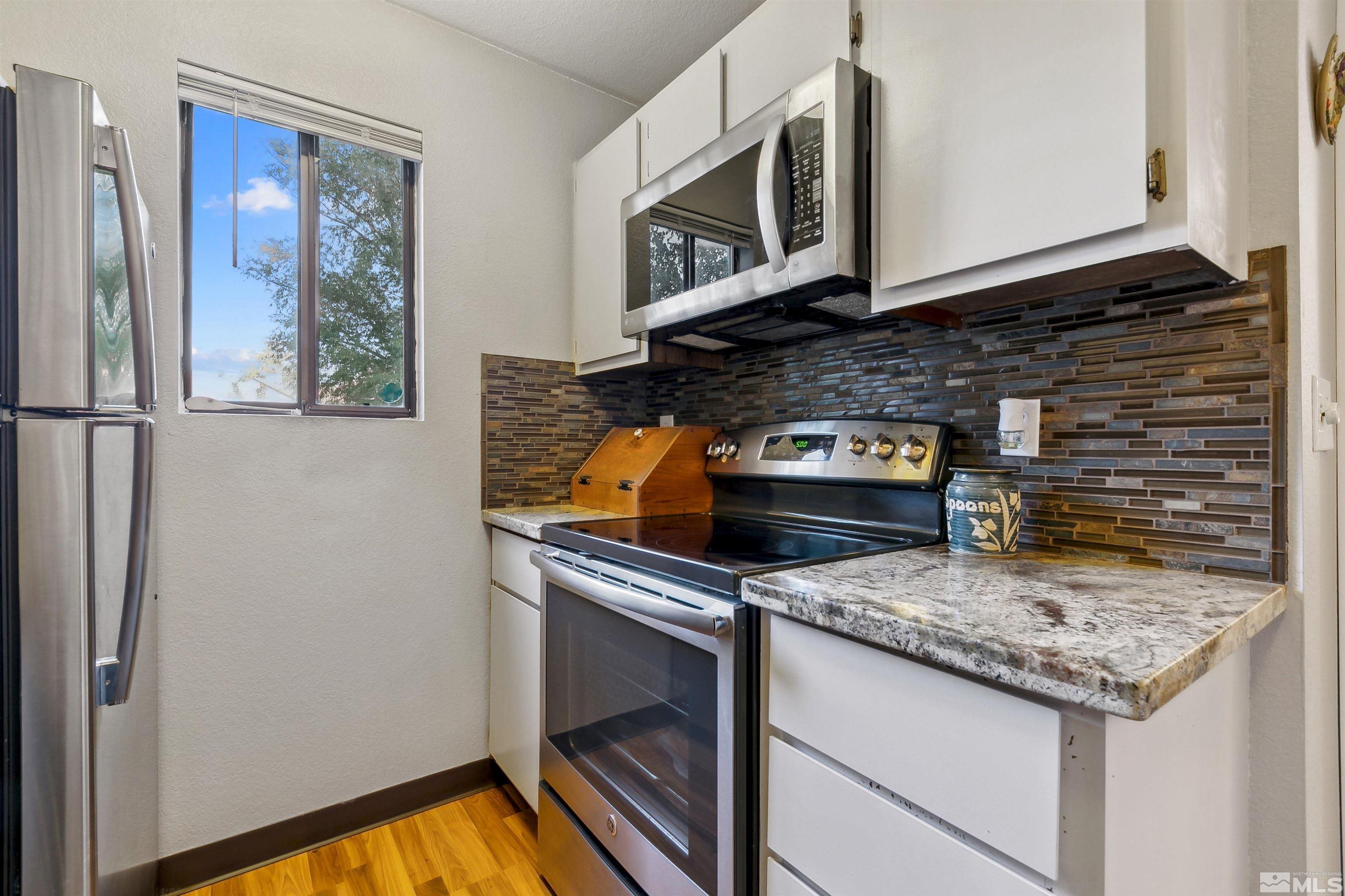Photo #5: 240013746 Listing 