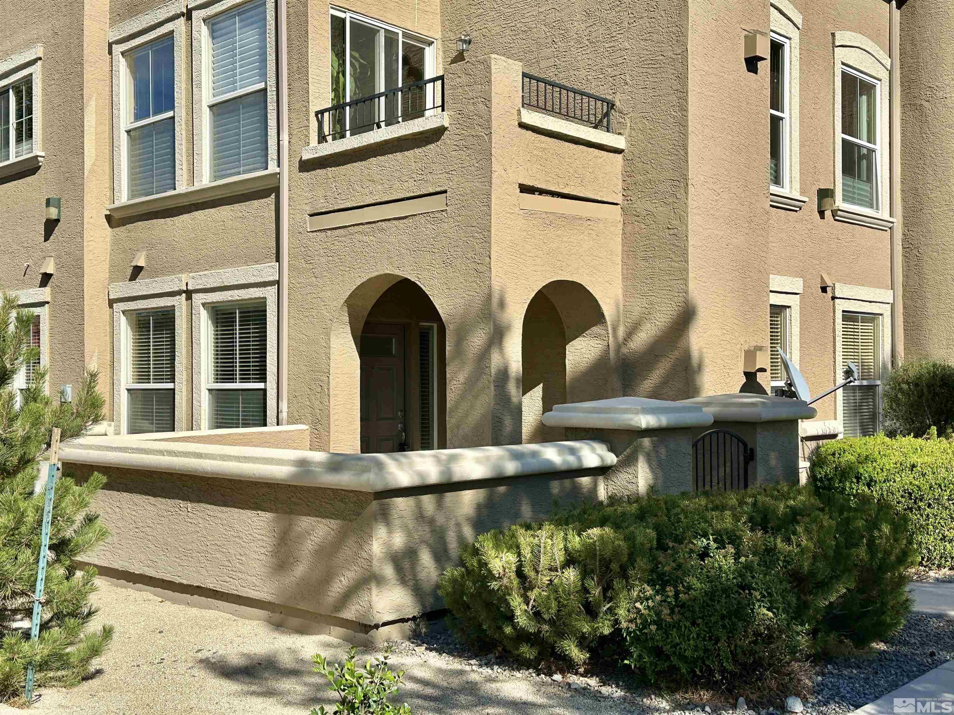 Photo #3: 240013757 Listing 