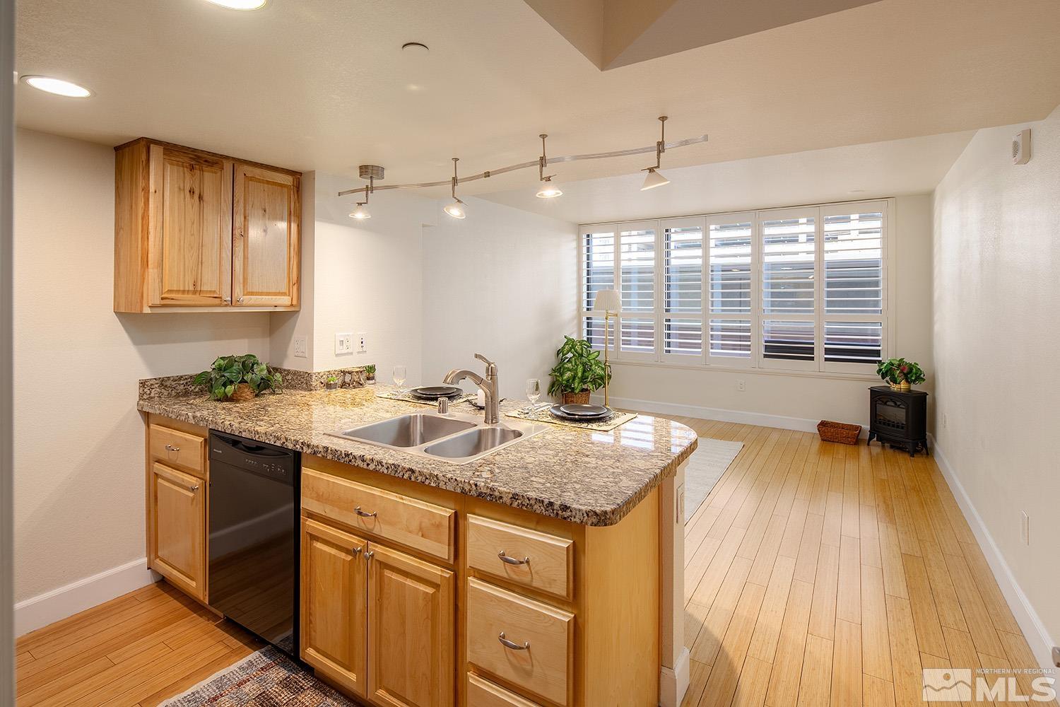Photo #5: 240013825 Listing: Photo #5