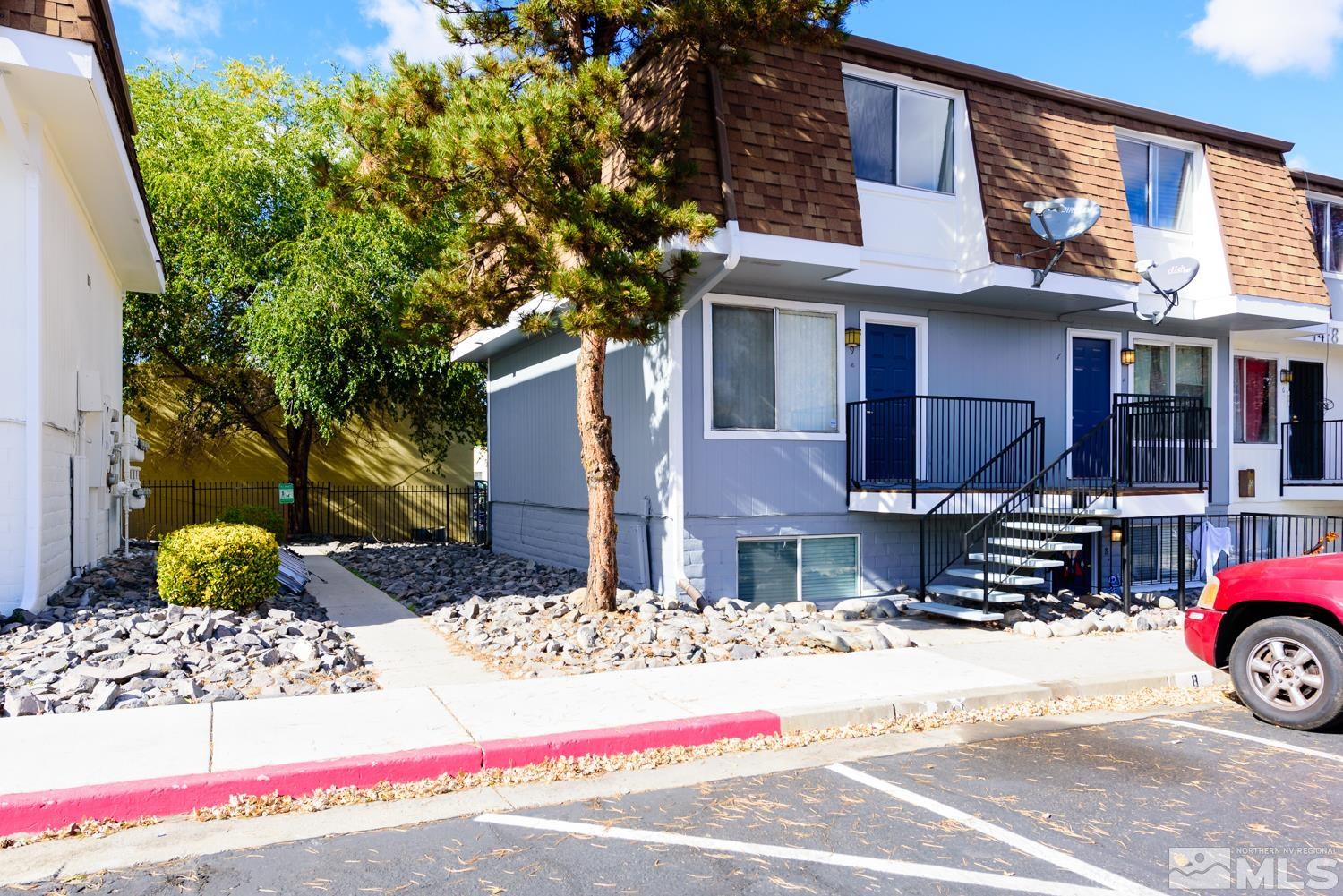 Photo #2: 240013875 Listing 