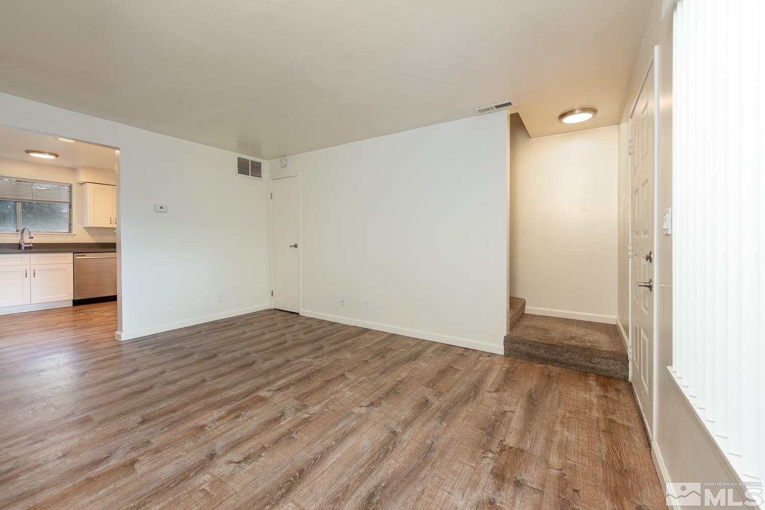 Photo #5: 240013875 Listing 