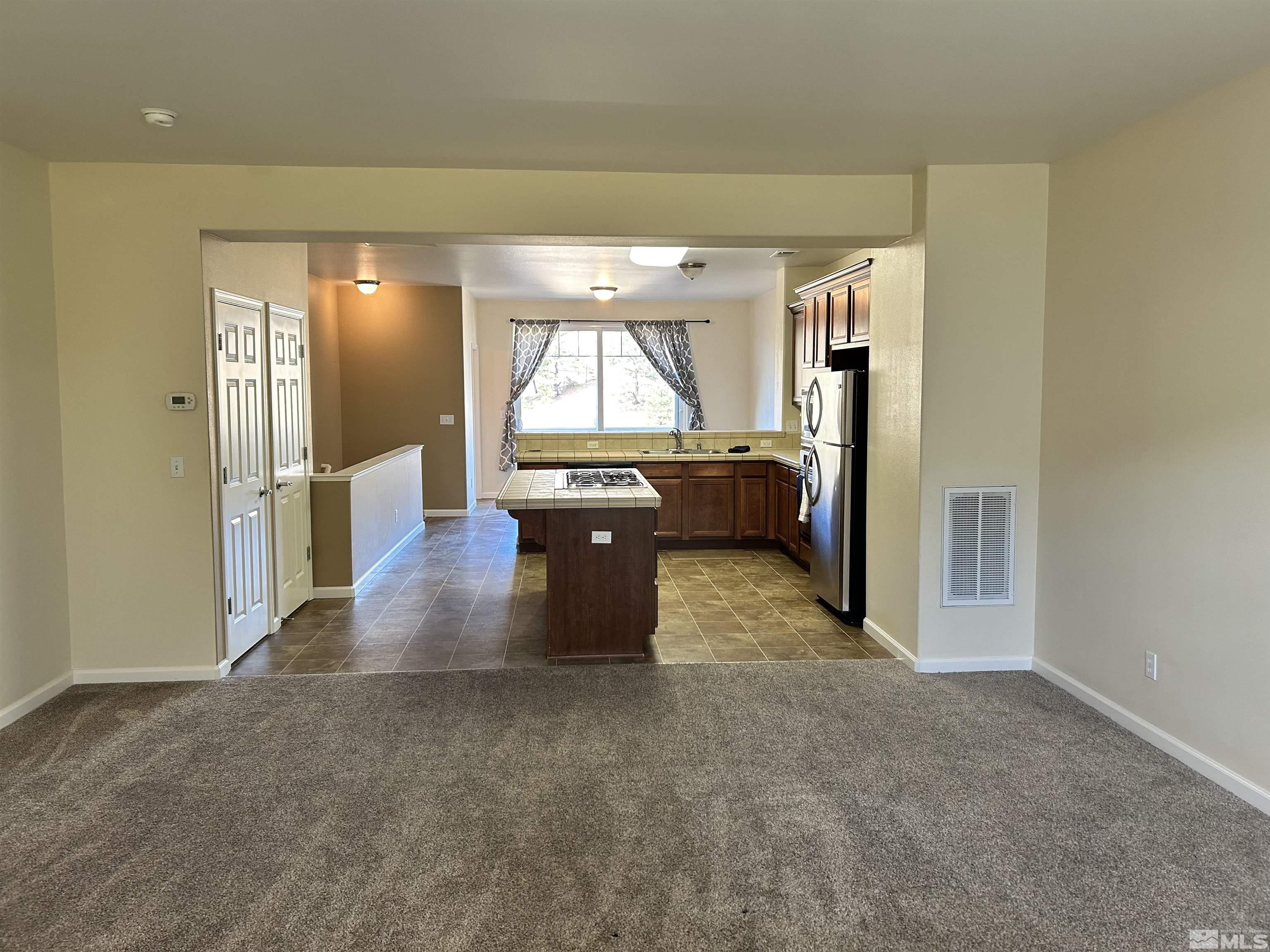 Photo #5: 240013877 Listing 
