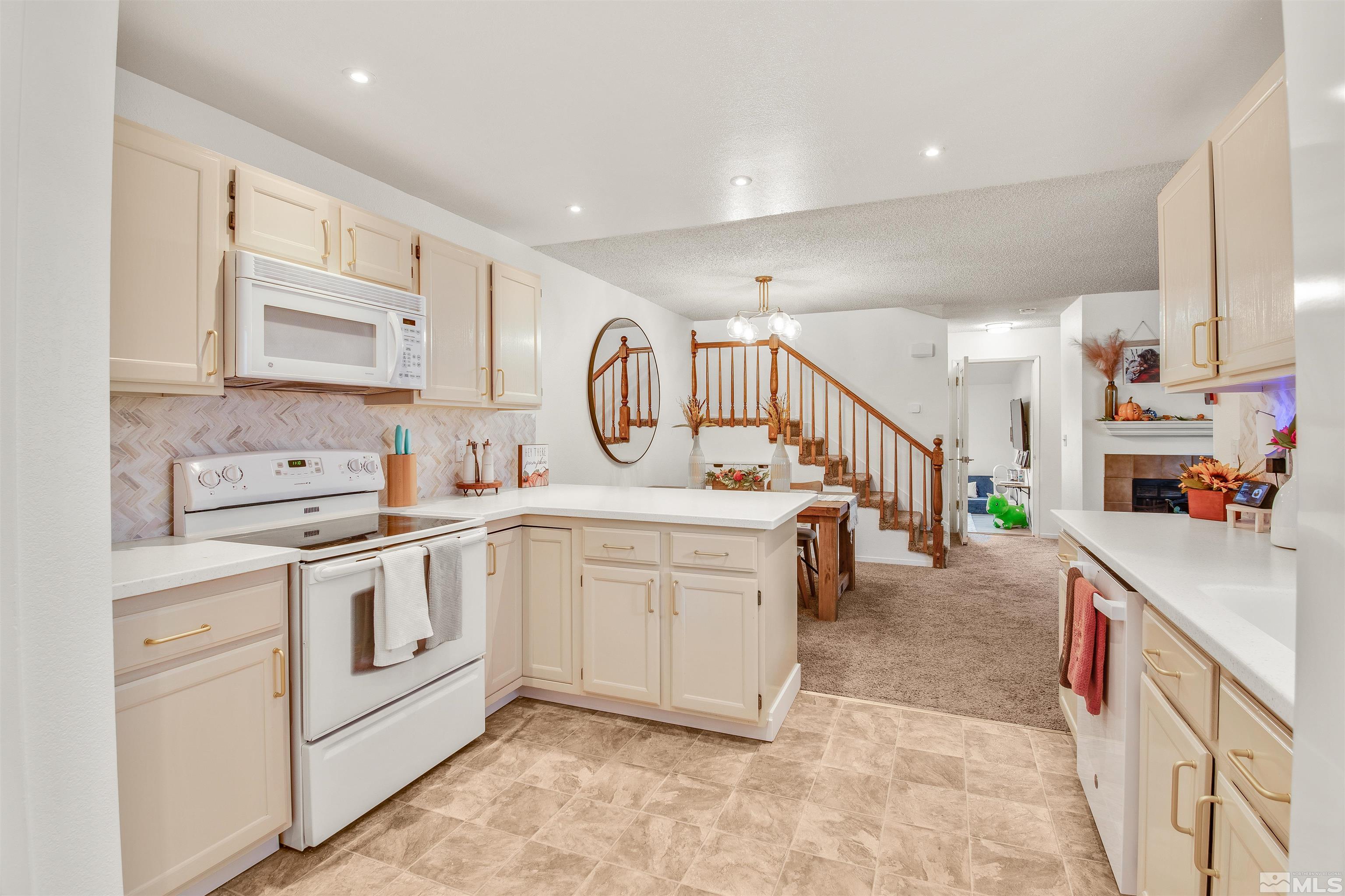 More Details about MLS # 240013940 : 3961 KINGS ROW