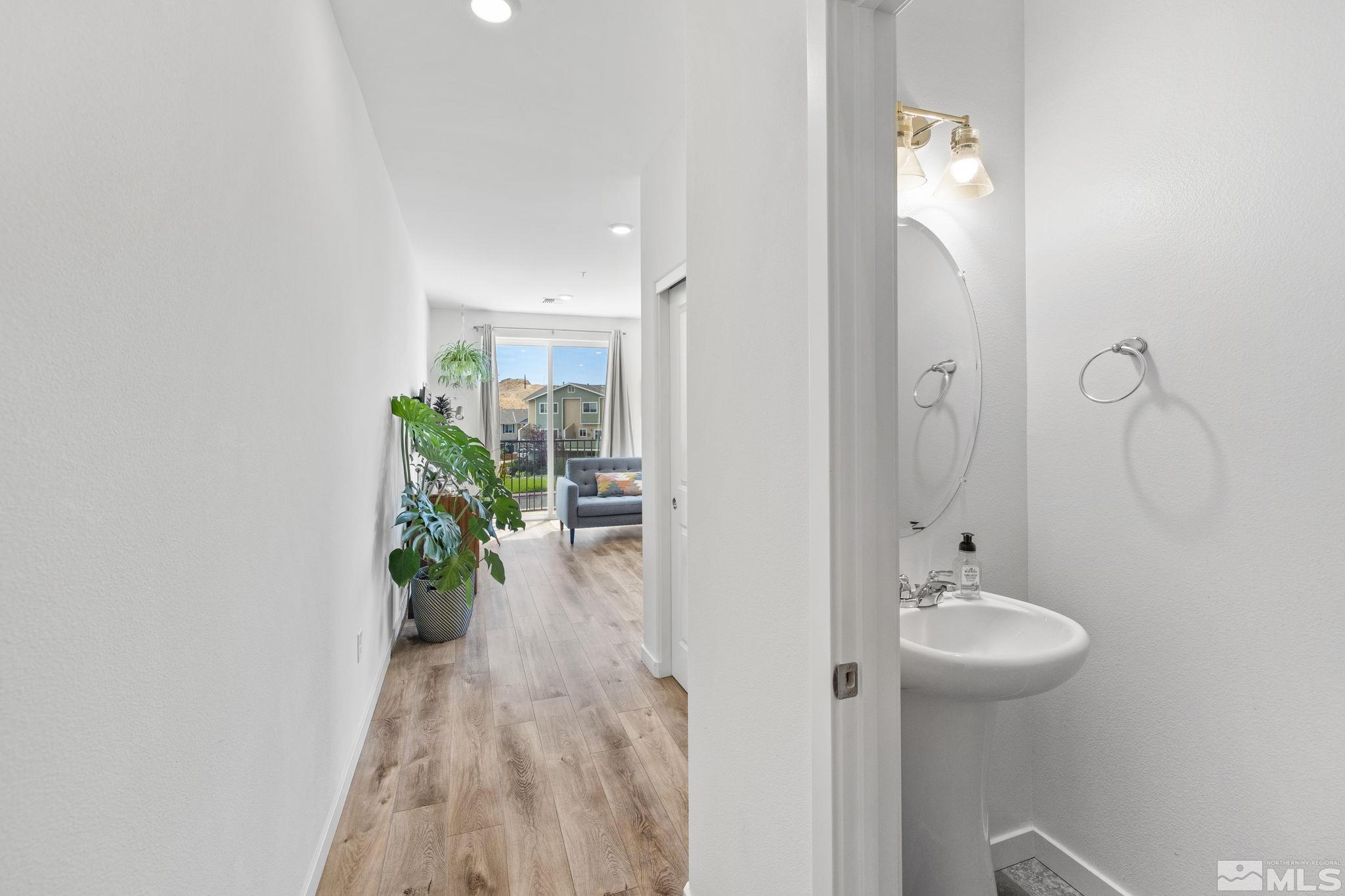 Photo #2: 240013977 Listing 