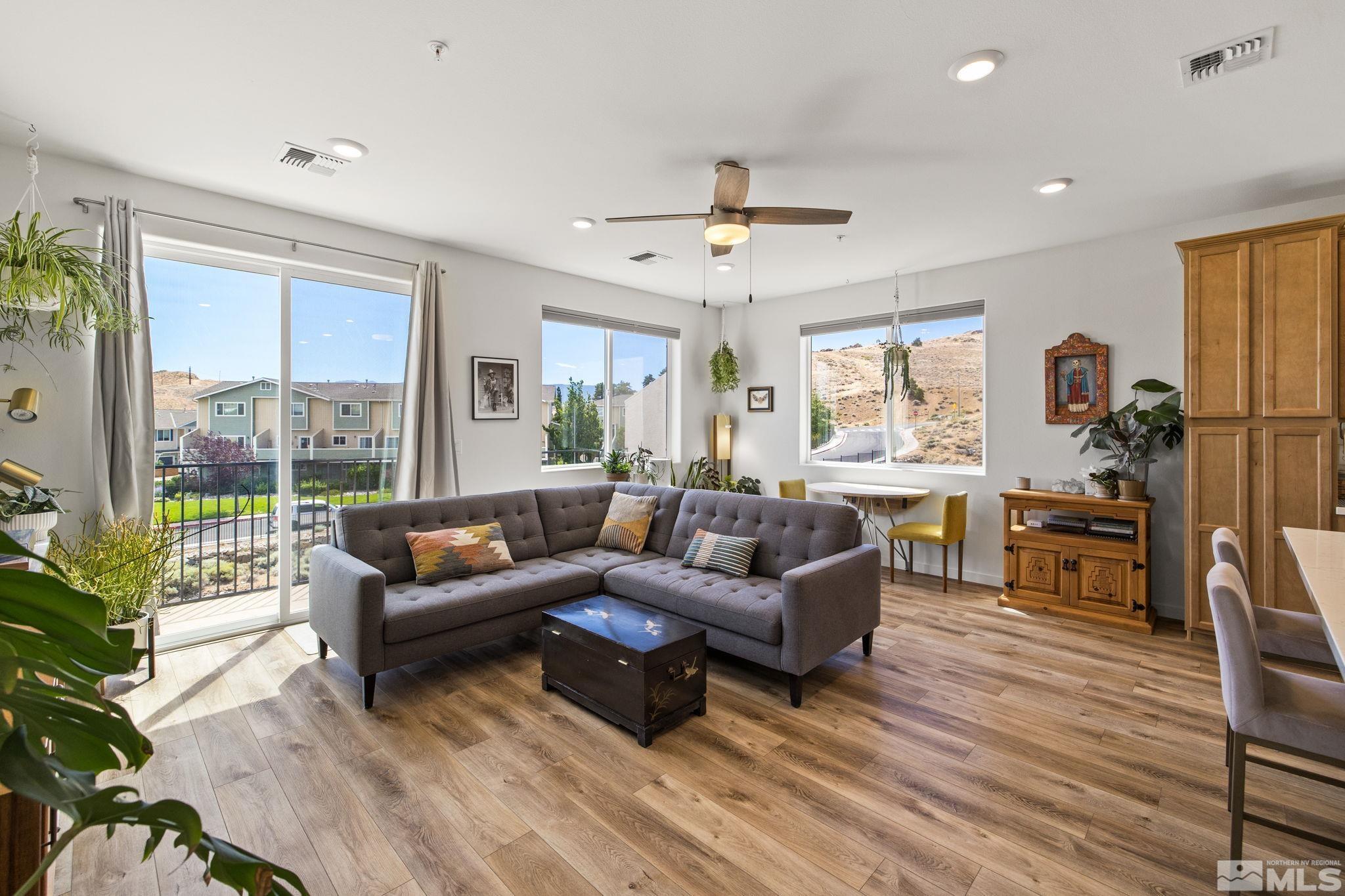 Photo #4: 240013977 Listing 