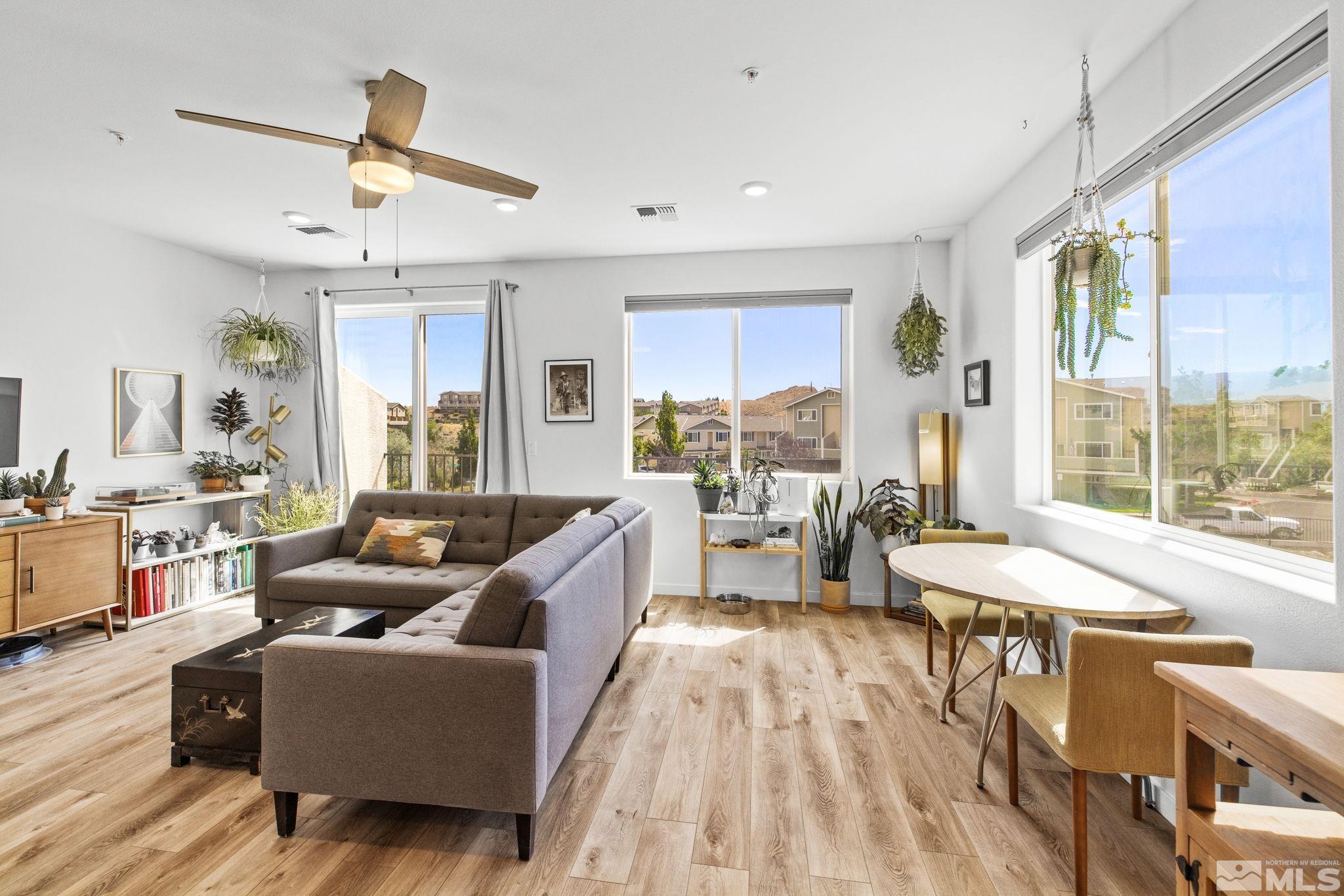 Photo #5: 240013977 Listing 