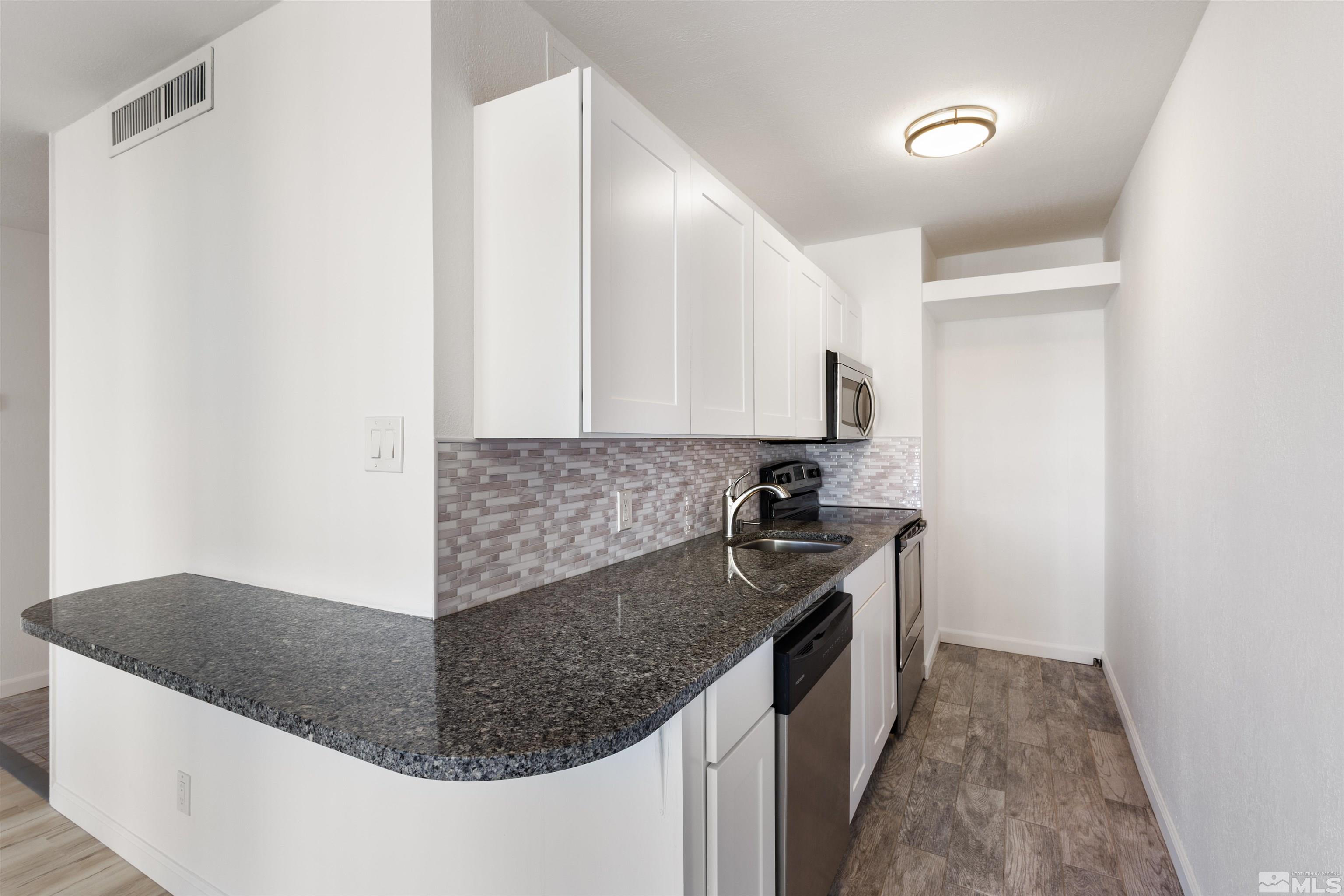 Photo #4: 240014023 Listing 