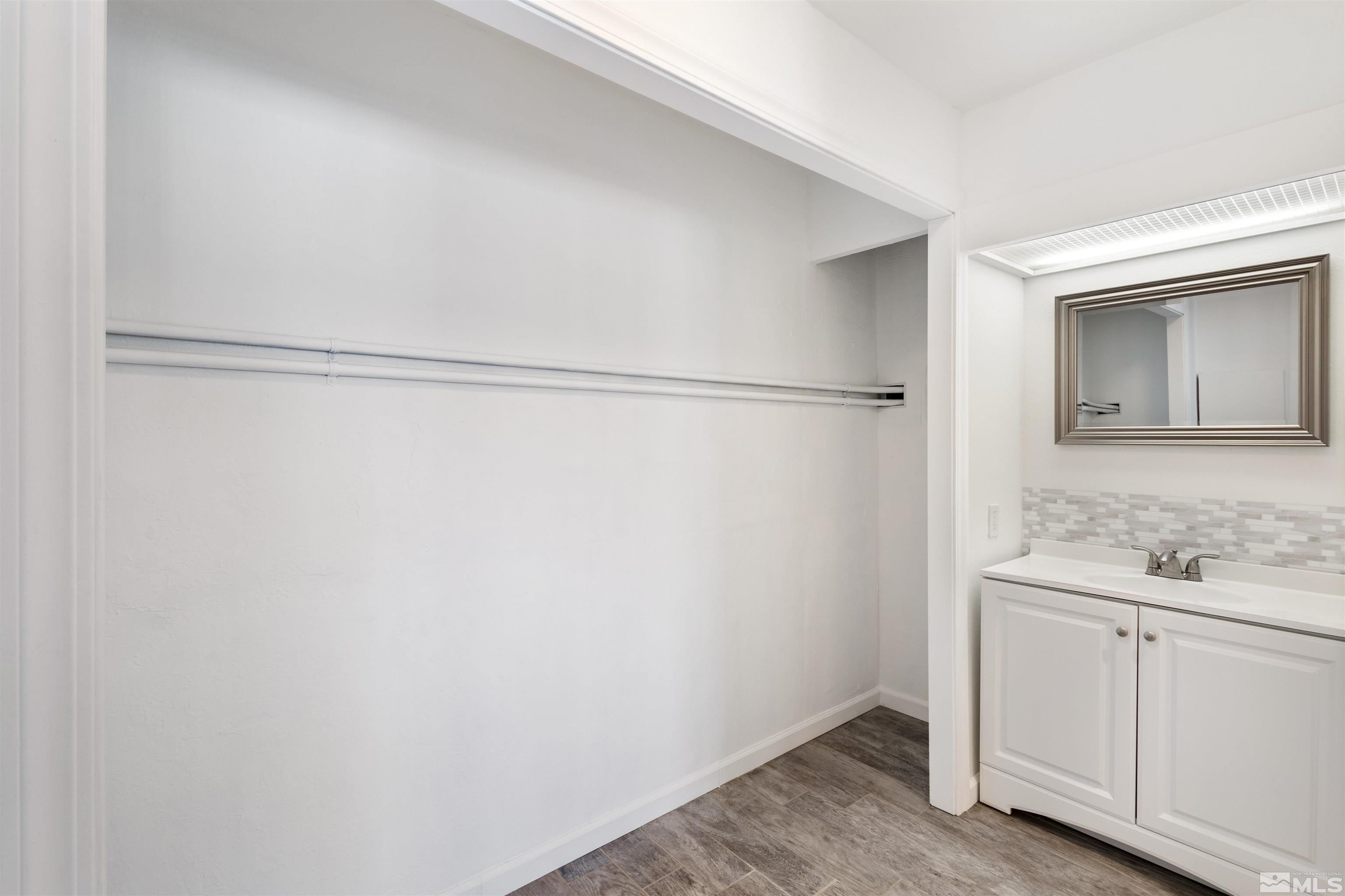 Photo #6: 240014023 Listing 