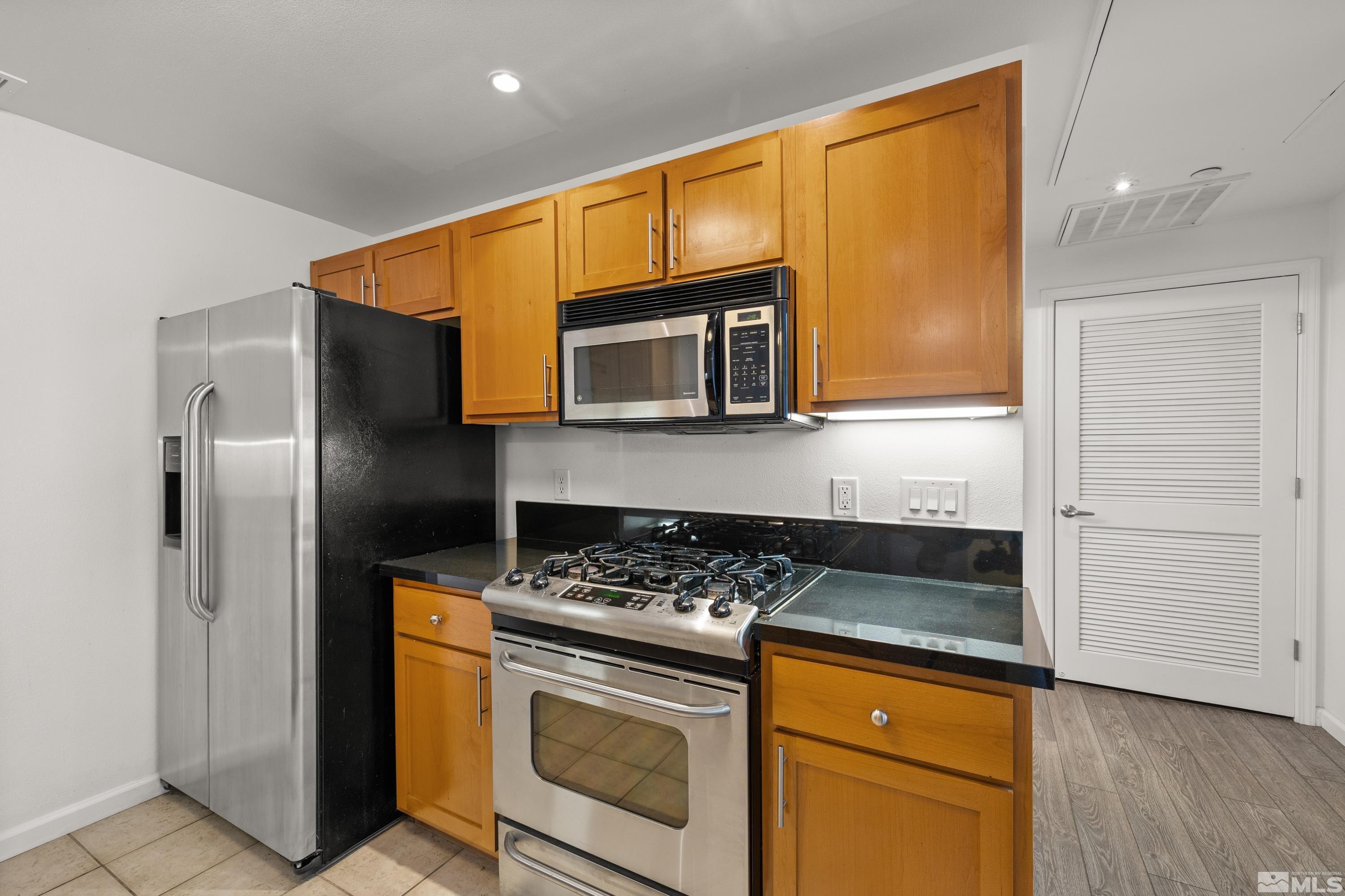 Photo #5: 240014051 Listing 