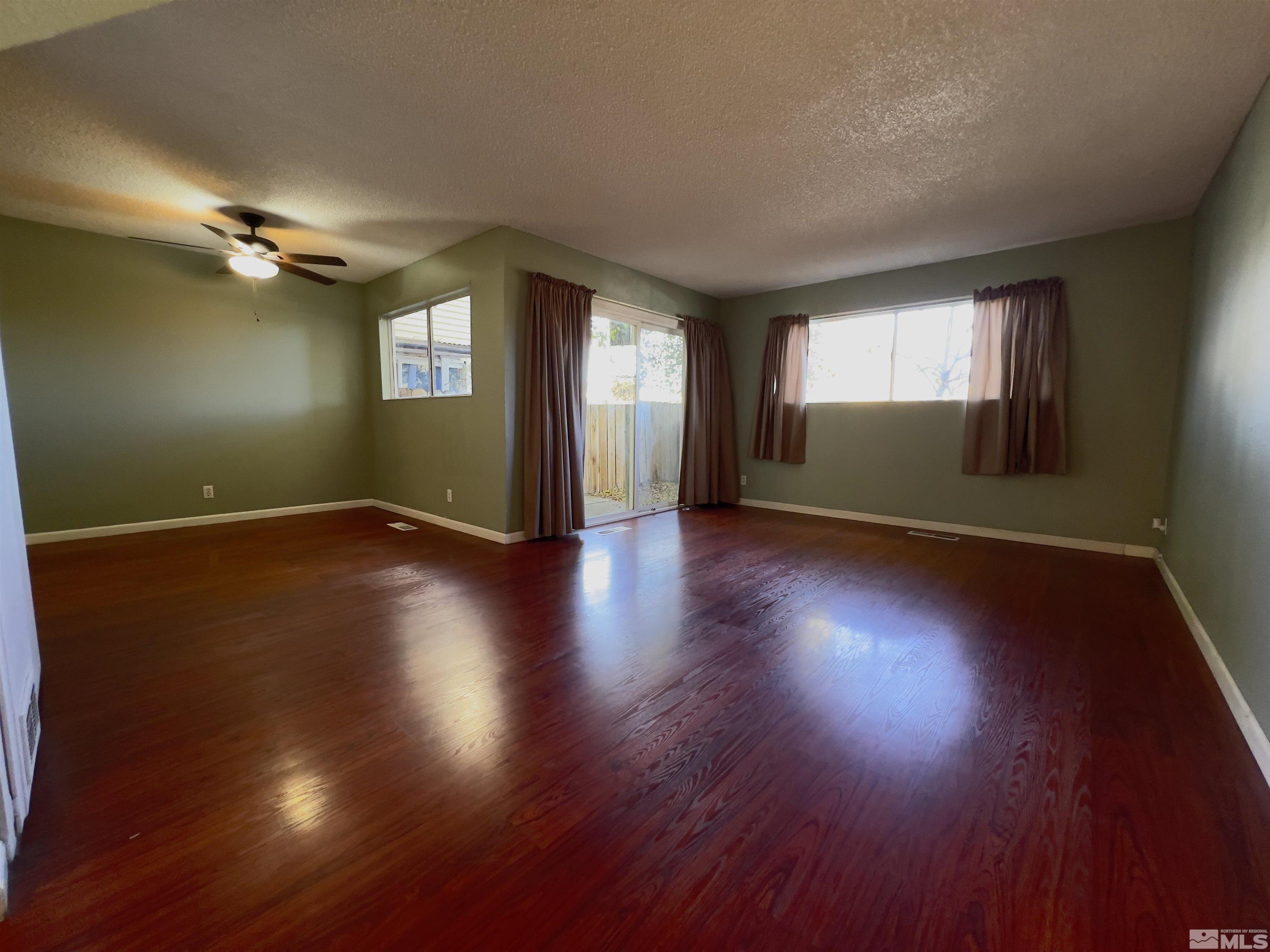 Photo #4: 240014113 Listing 