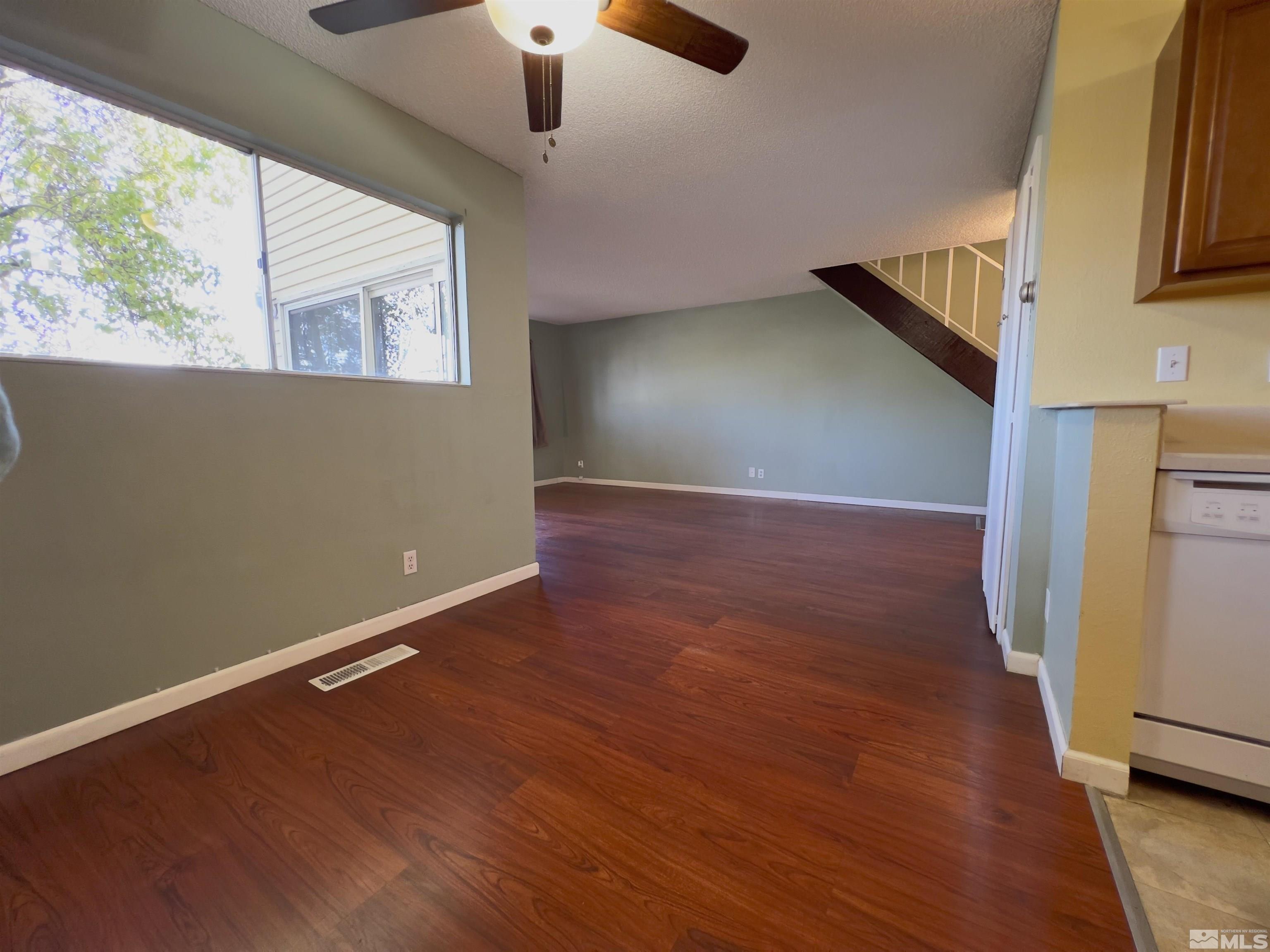 Photo #6: 240014113 Listing 