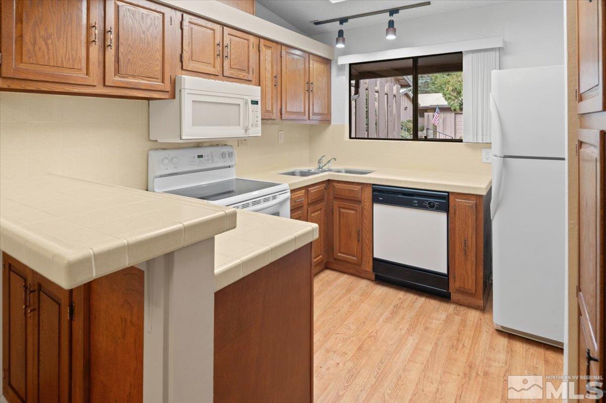 Photo #6: 240014134 Listing 