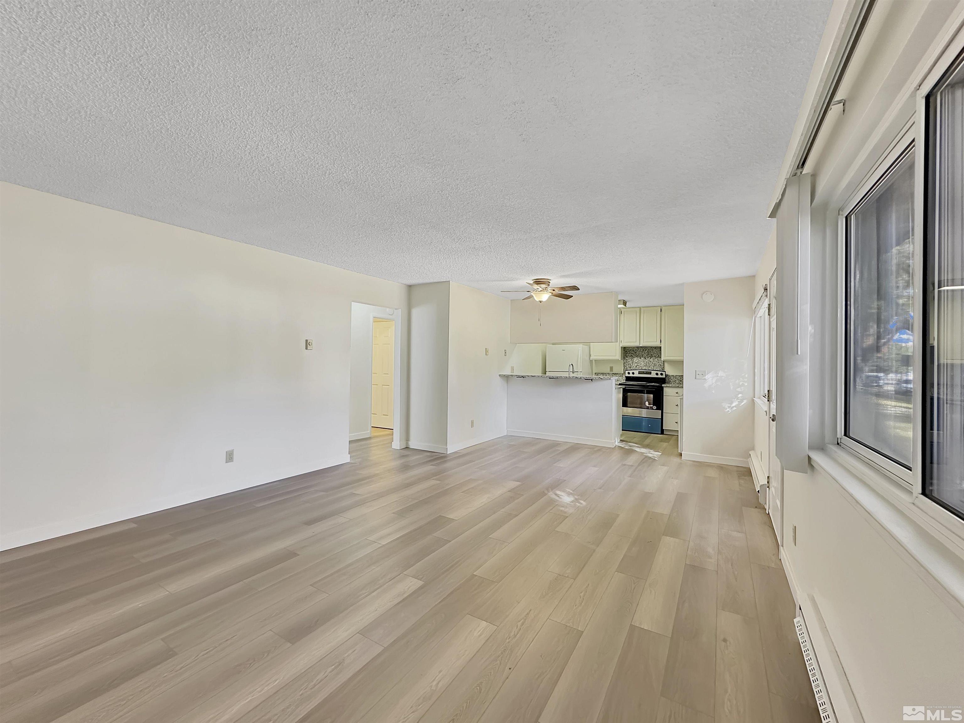 Photo #3: 240014300 Listing 