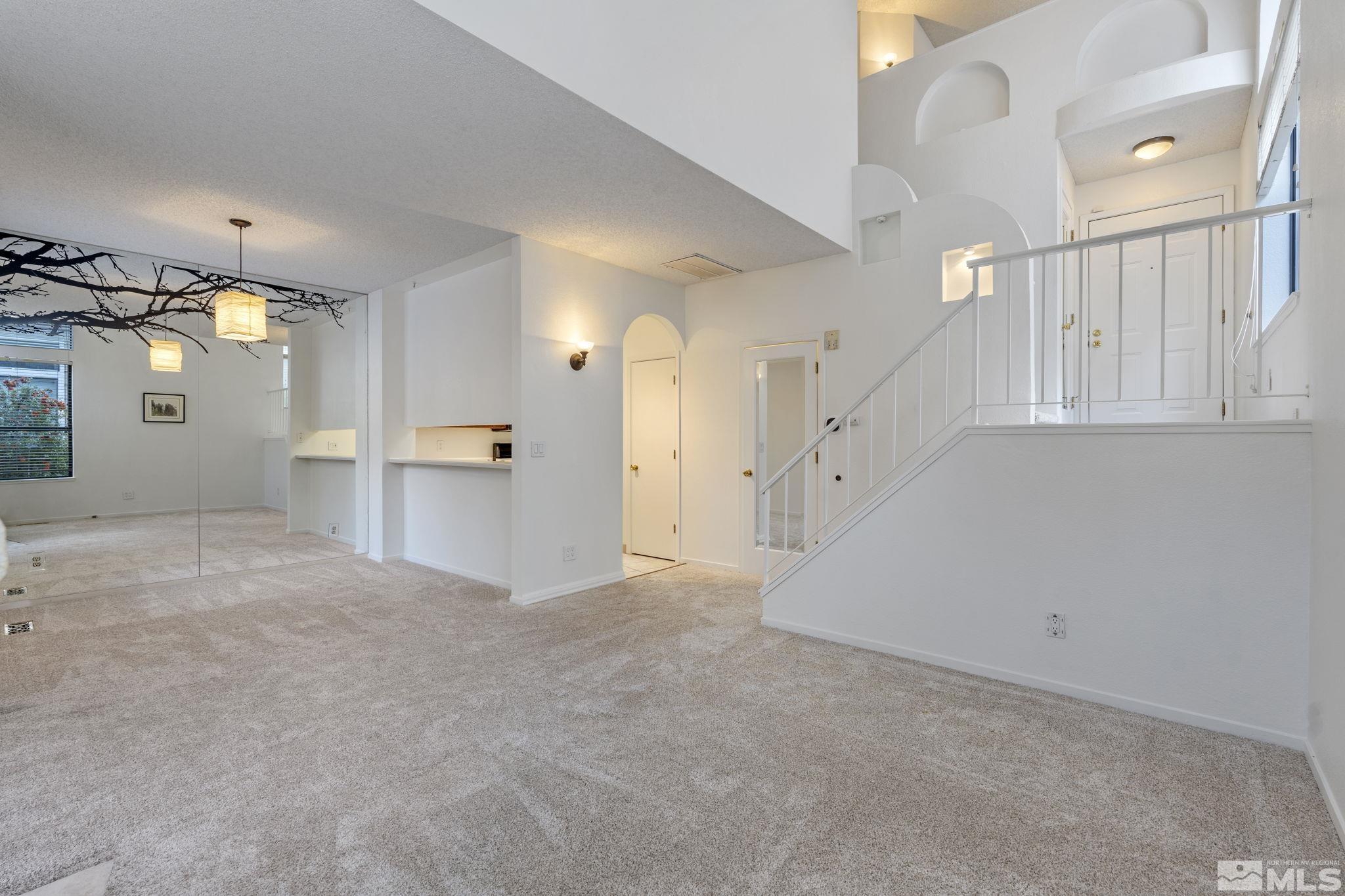 Photo #5: 240014342 Listing 