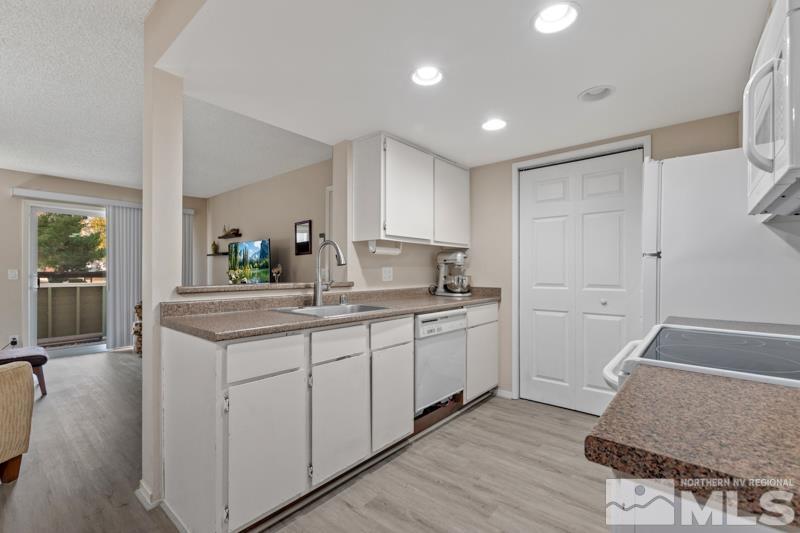 Photo #6: 240014415 Listing 