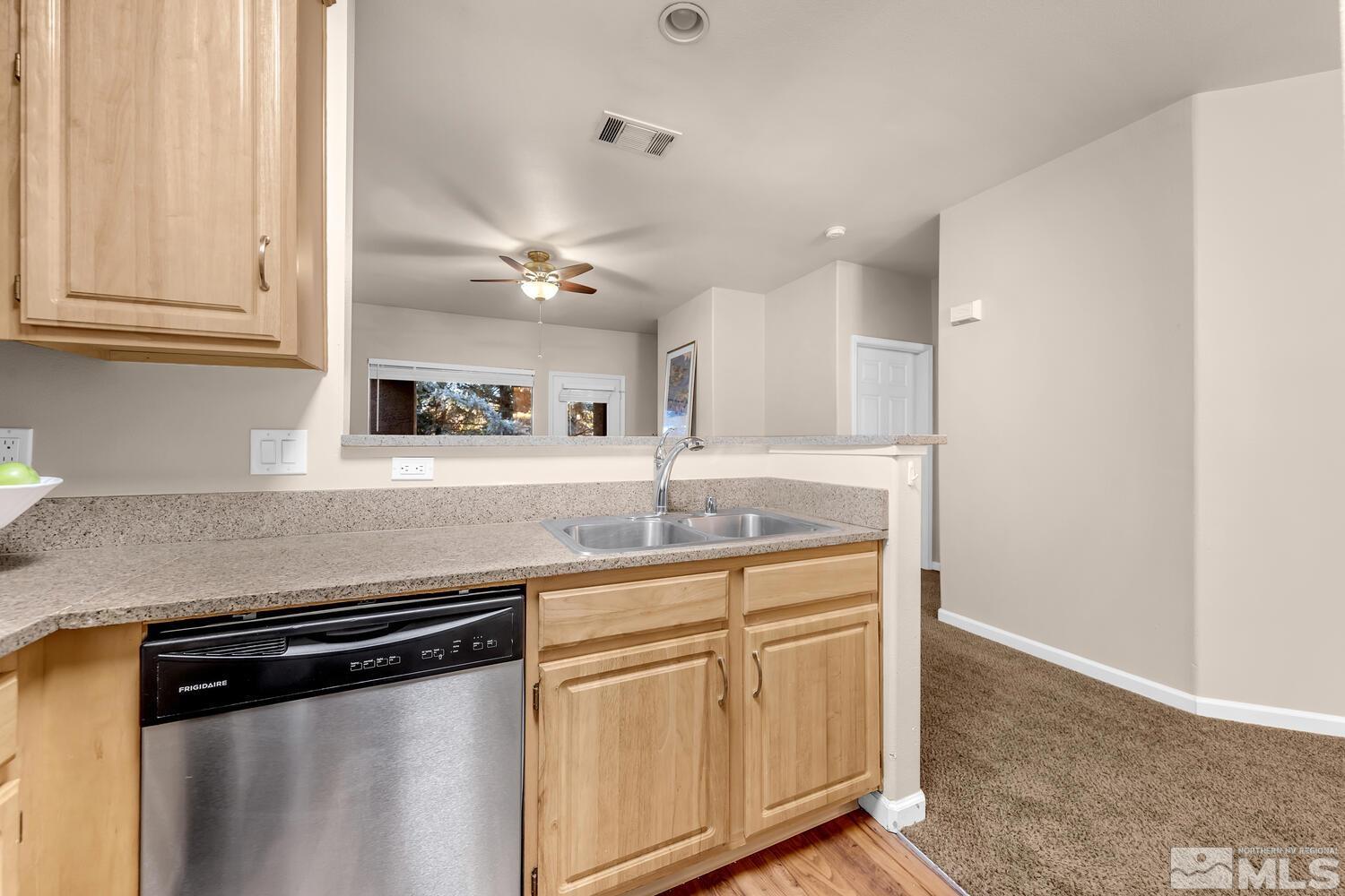 Photo #6: 240014482 Listing 