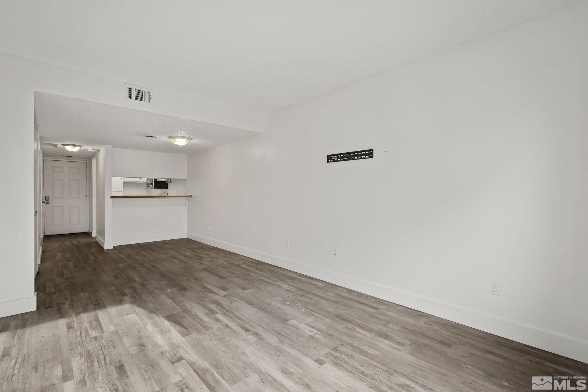 Photo #5: 240014509 Listing 