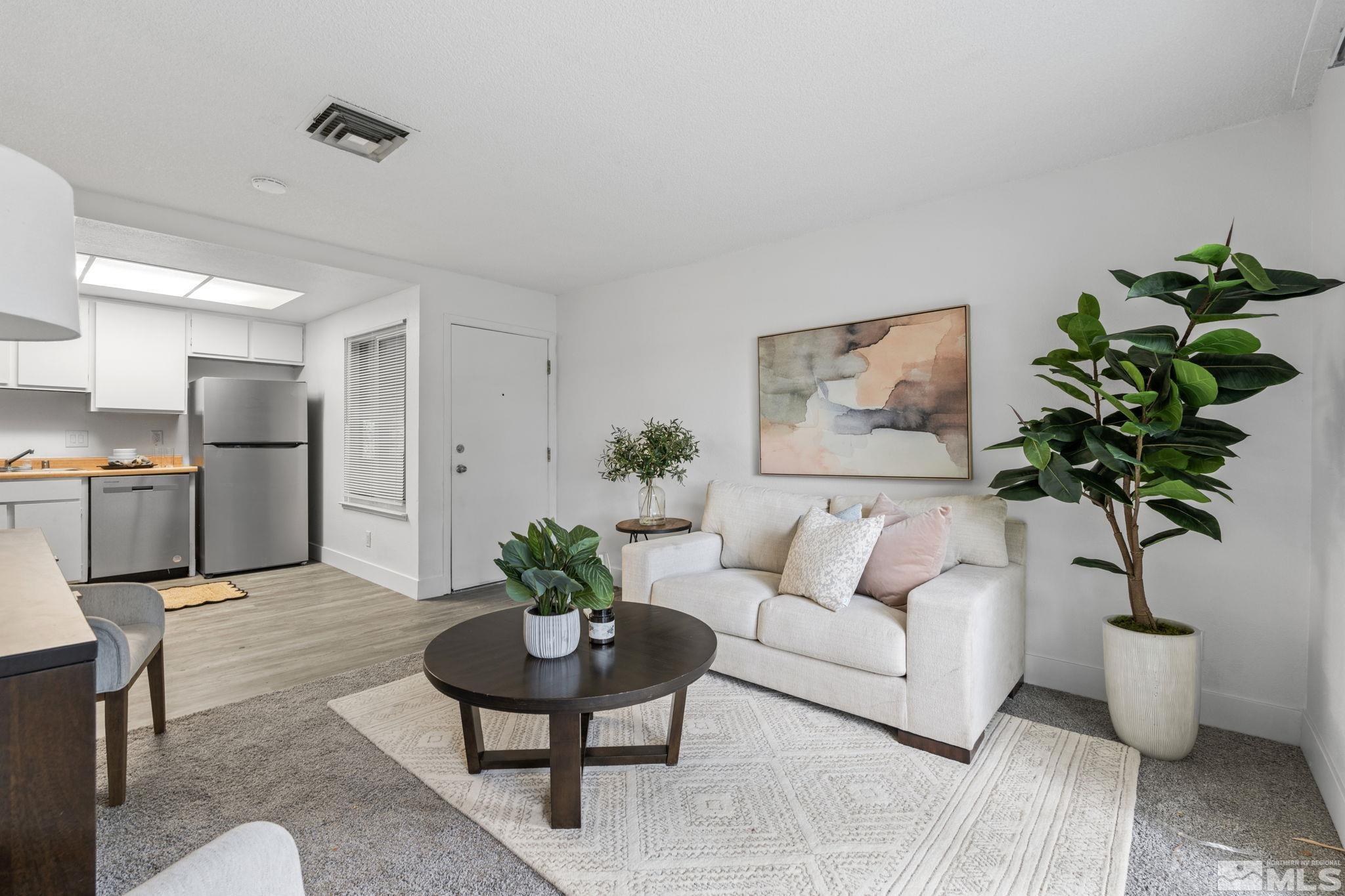 Photo #5: 240014522 Listing 