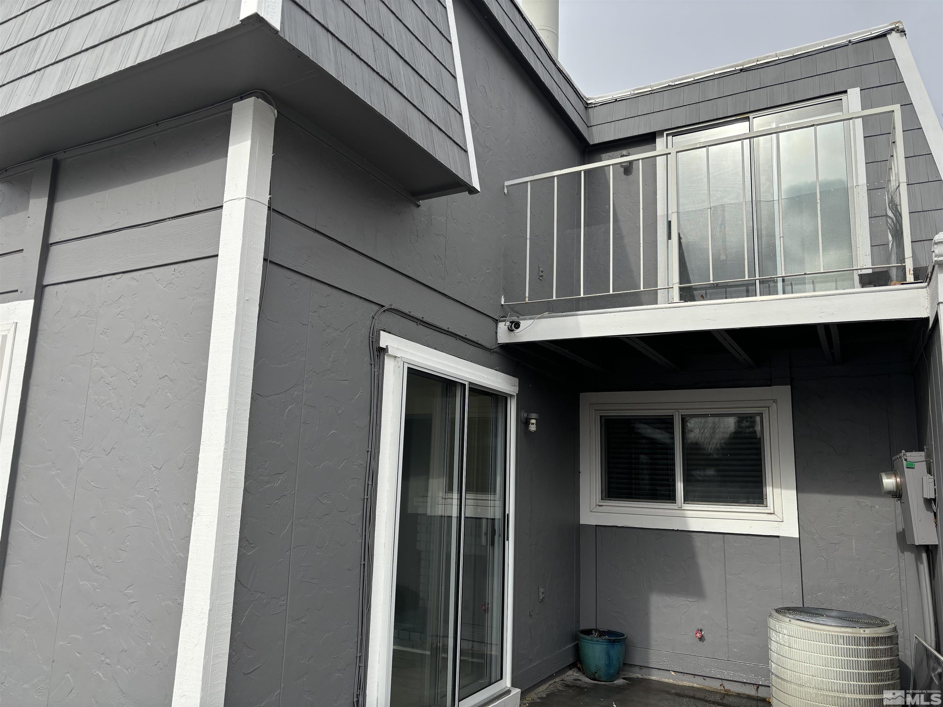 Photo #3: 240014548 Listing 