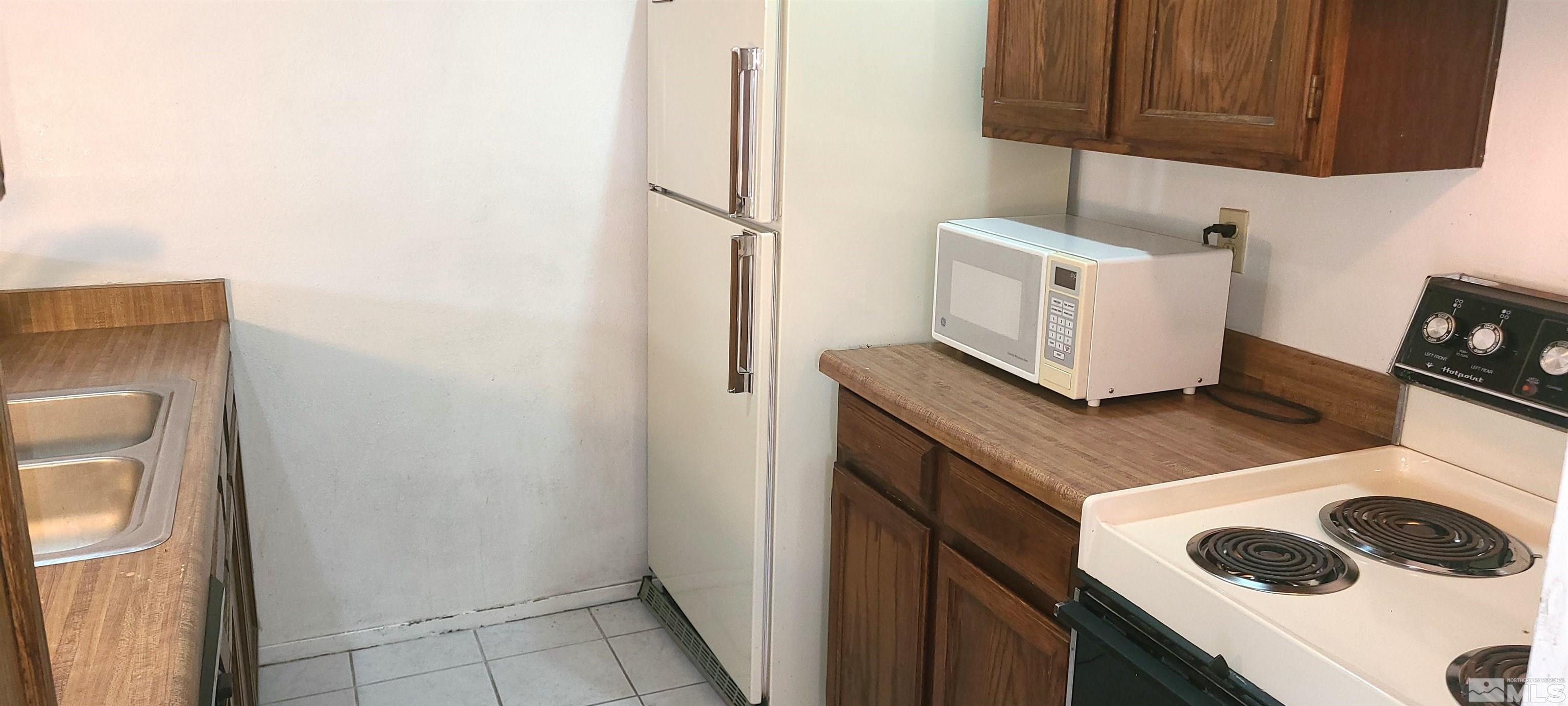 Photo #4: 240014628 Listing 
