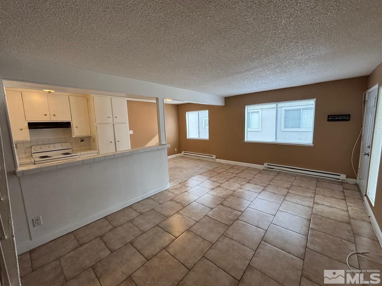 Photo #4: 240014703 Listing 