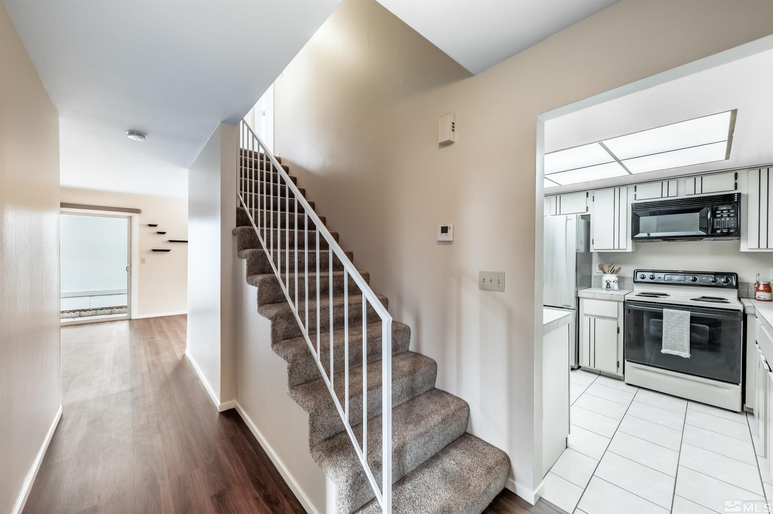 Photo #4: 240014732 Listing 