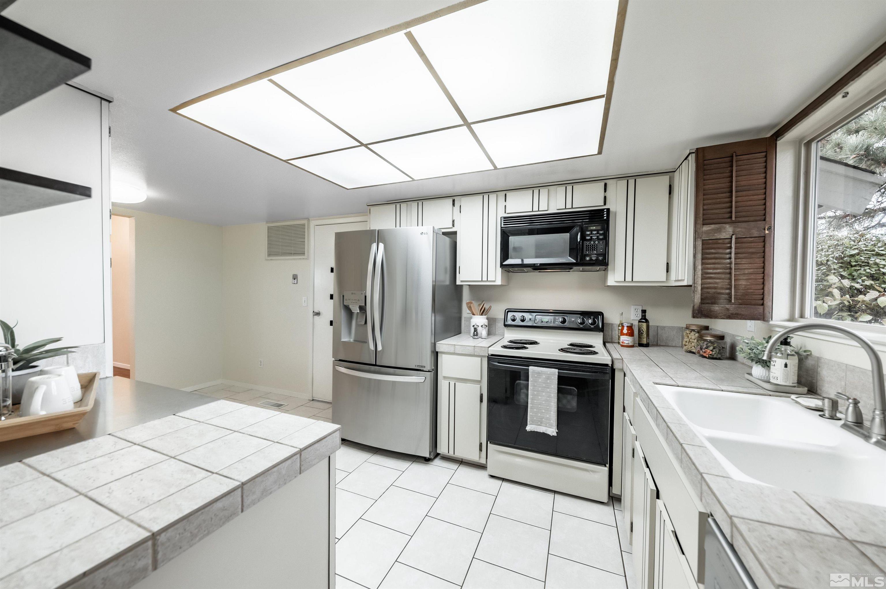 Photo #5: 240014732 Listing 