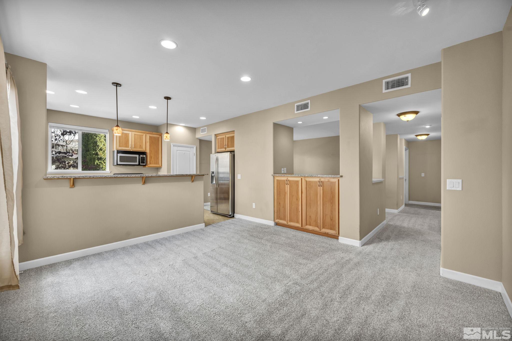 Photo #4: 240014768 Listing 