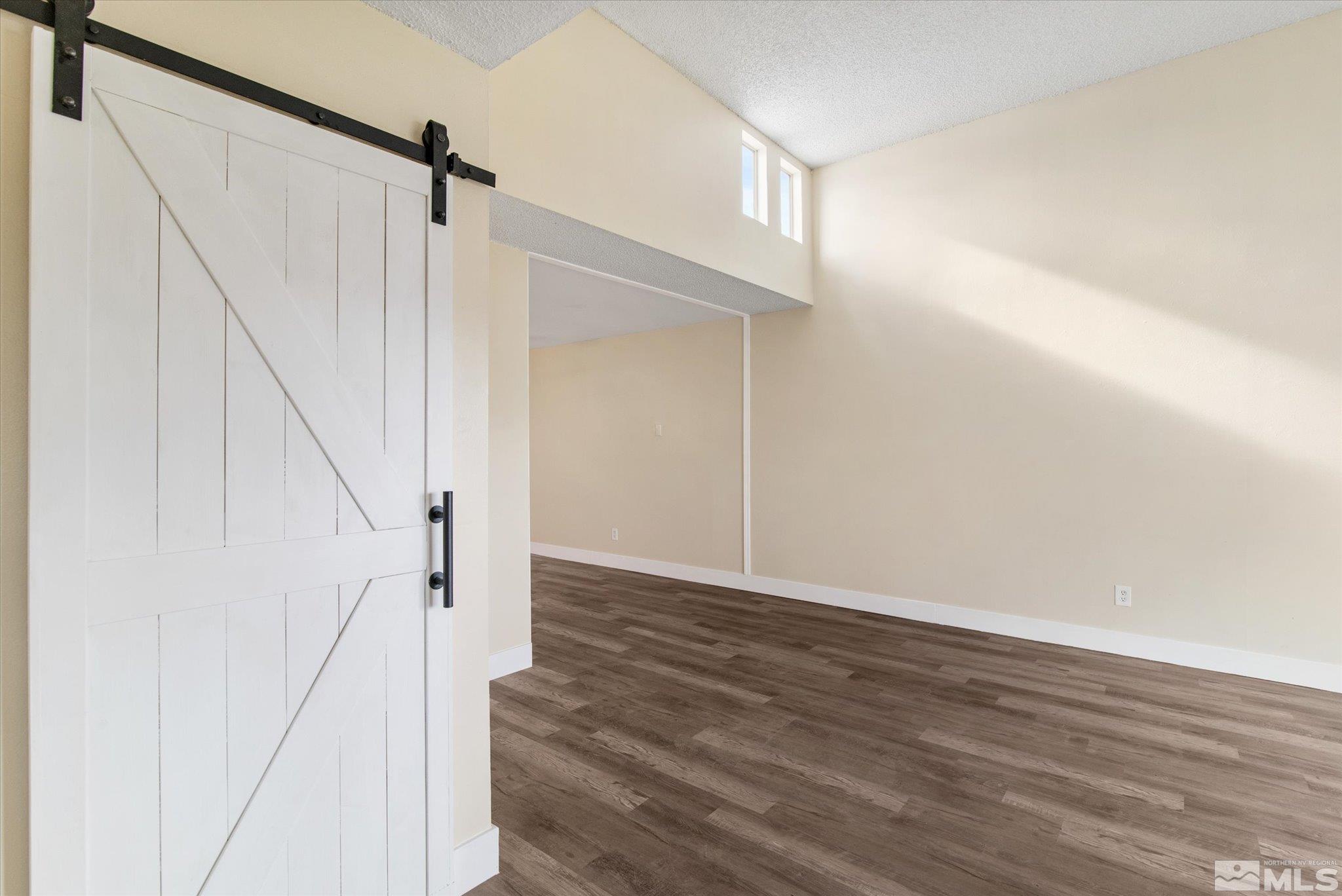 Photo #2: 240014825 Listing 
