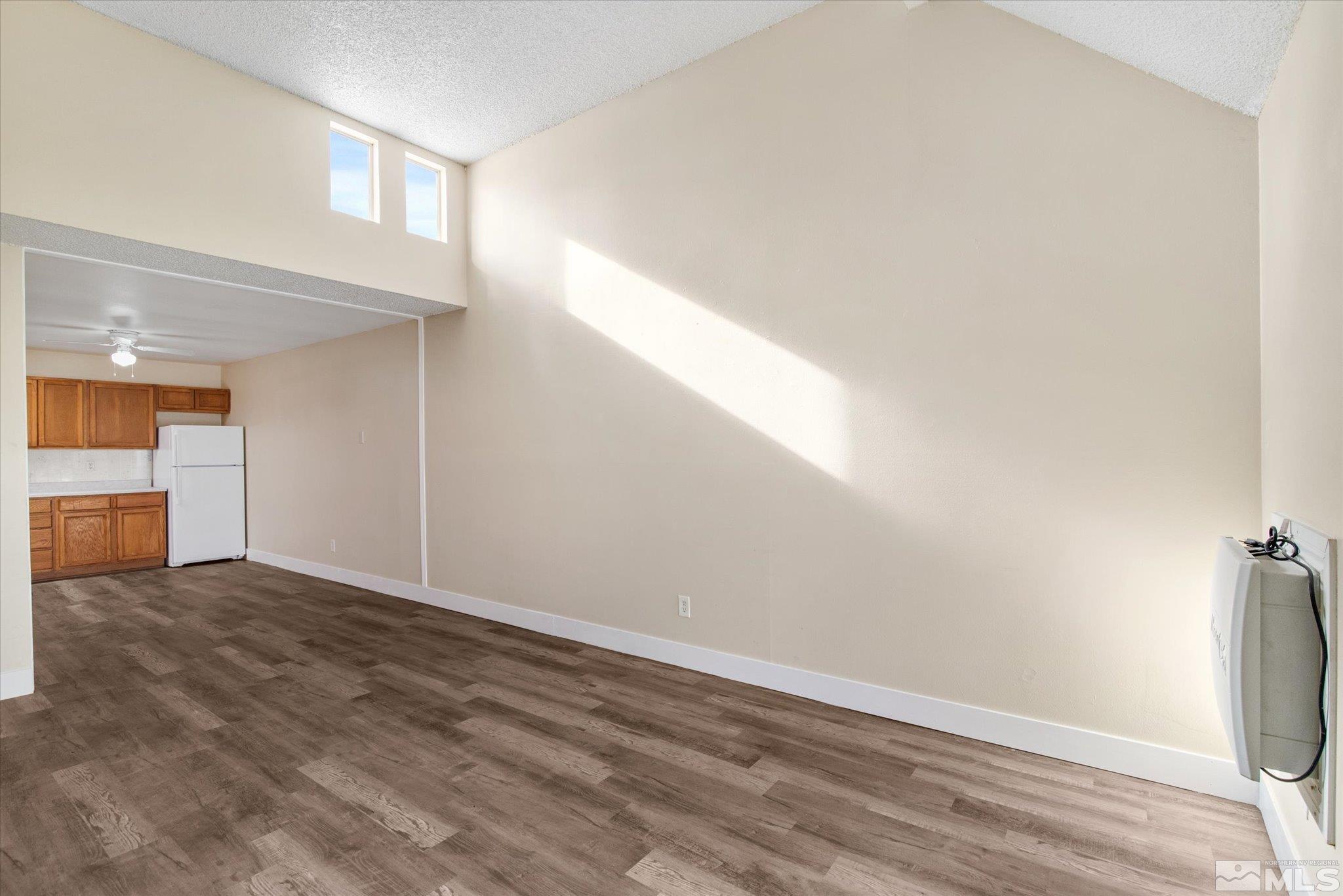 Photo #3: 240014825 Listing 